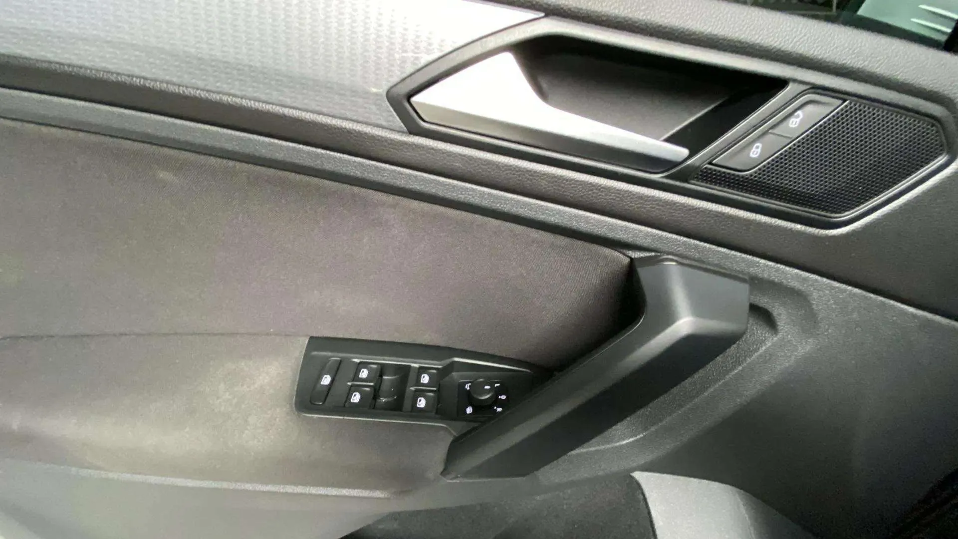 Volkswagen Tiguan Urban Sport 2.0 TDI - foto 17