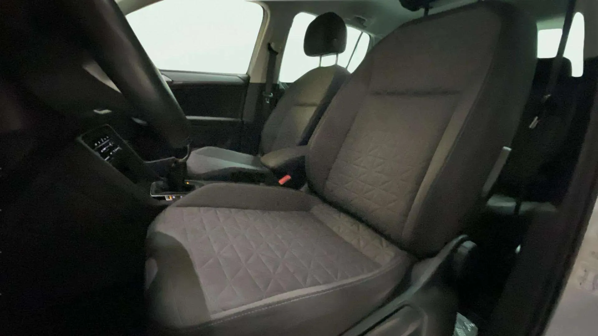 Volkswagen Tiguan Urban Sport 2.0 TDI - foto 9