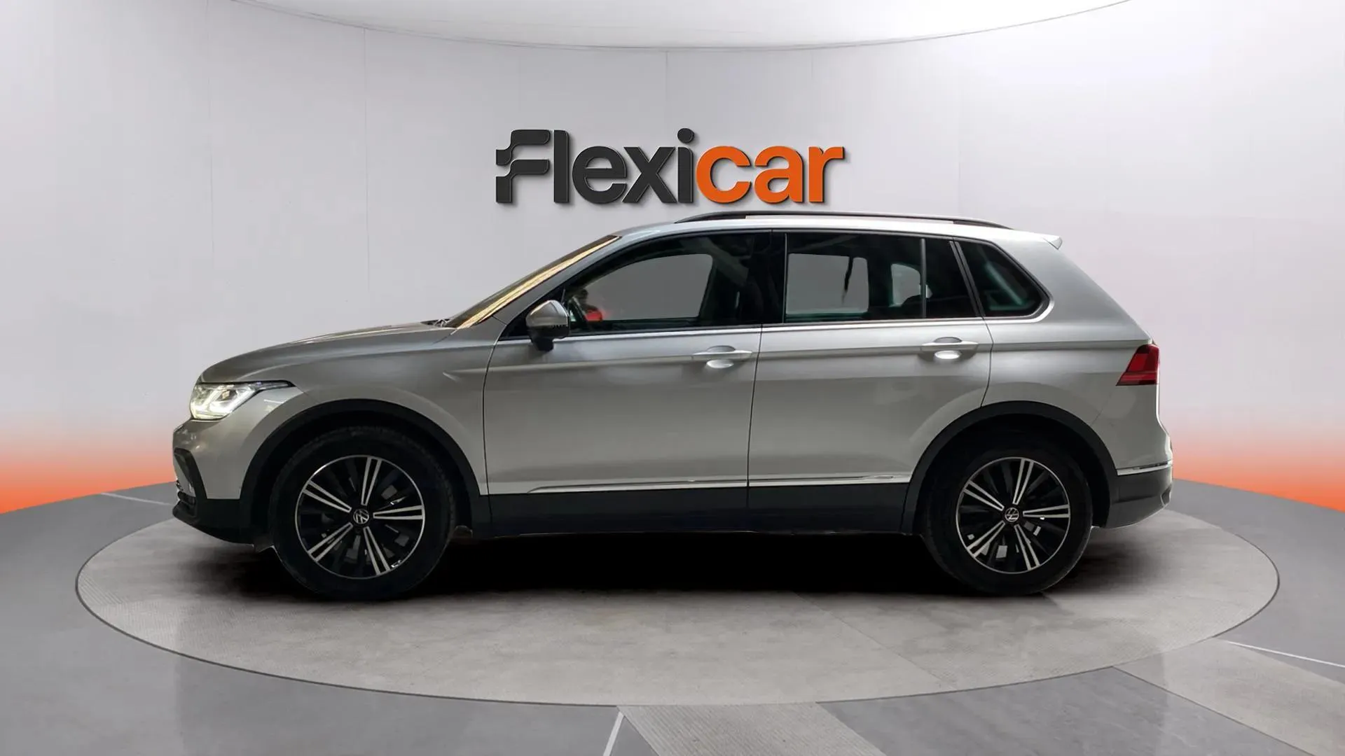 Volkswagen Tiguan Urban Sport 2.0 TDI - foto 4