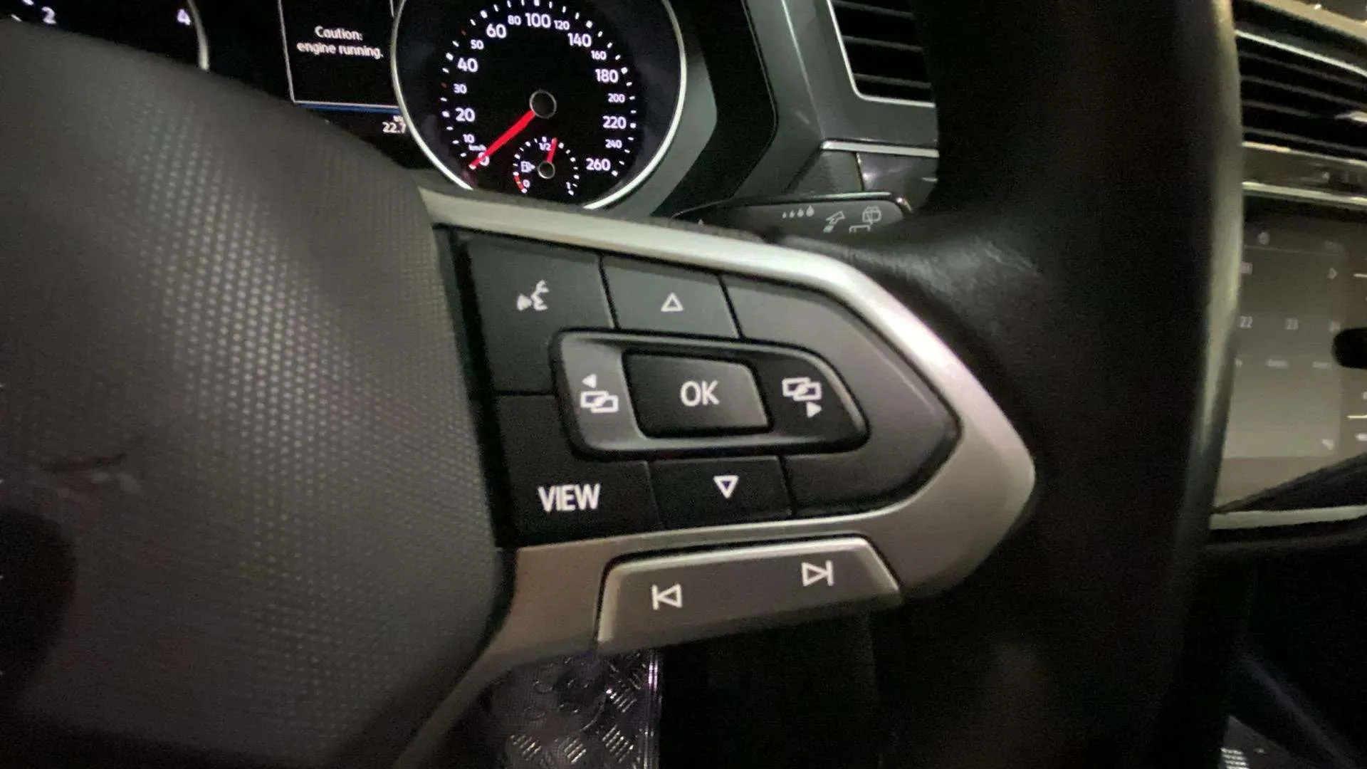 Volkswagen Tiguan Urban Sport 2.0 TDI - foto 15