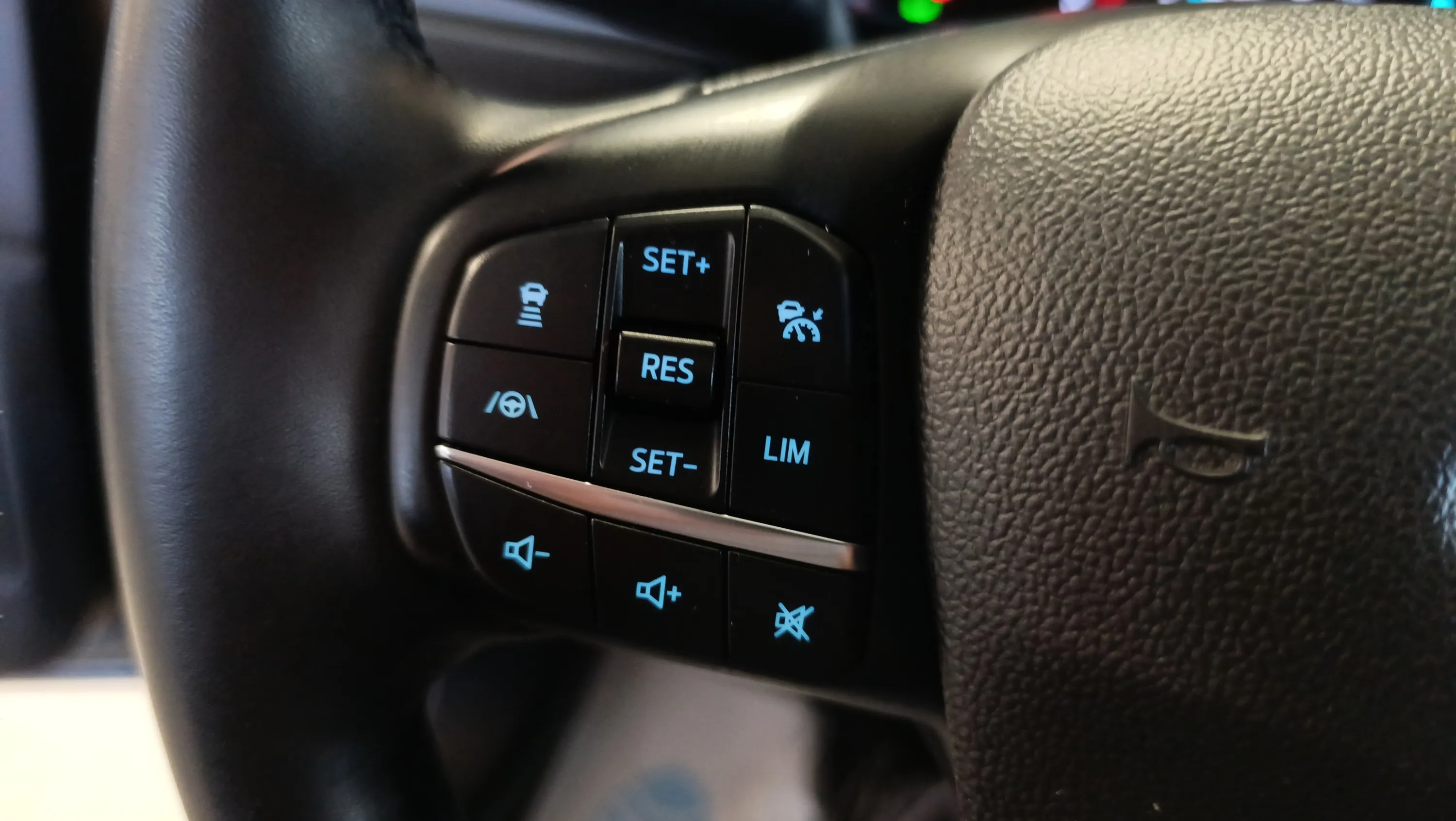 Ford Focus 1.0 EcoBoost MHEV Active Des. SIP - foto 11