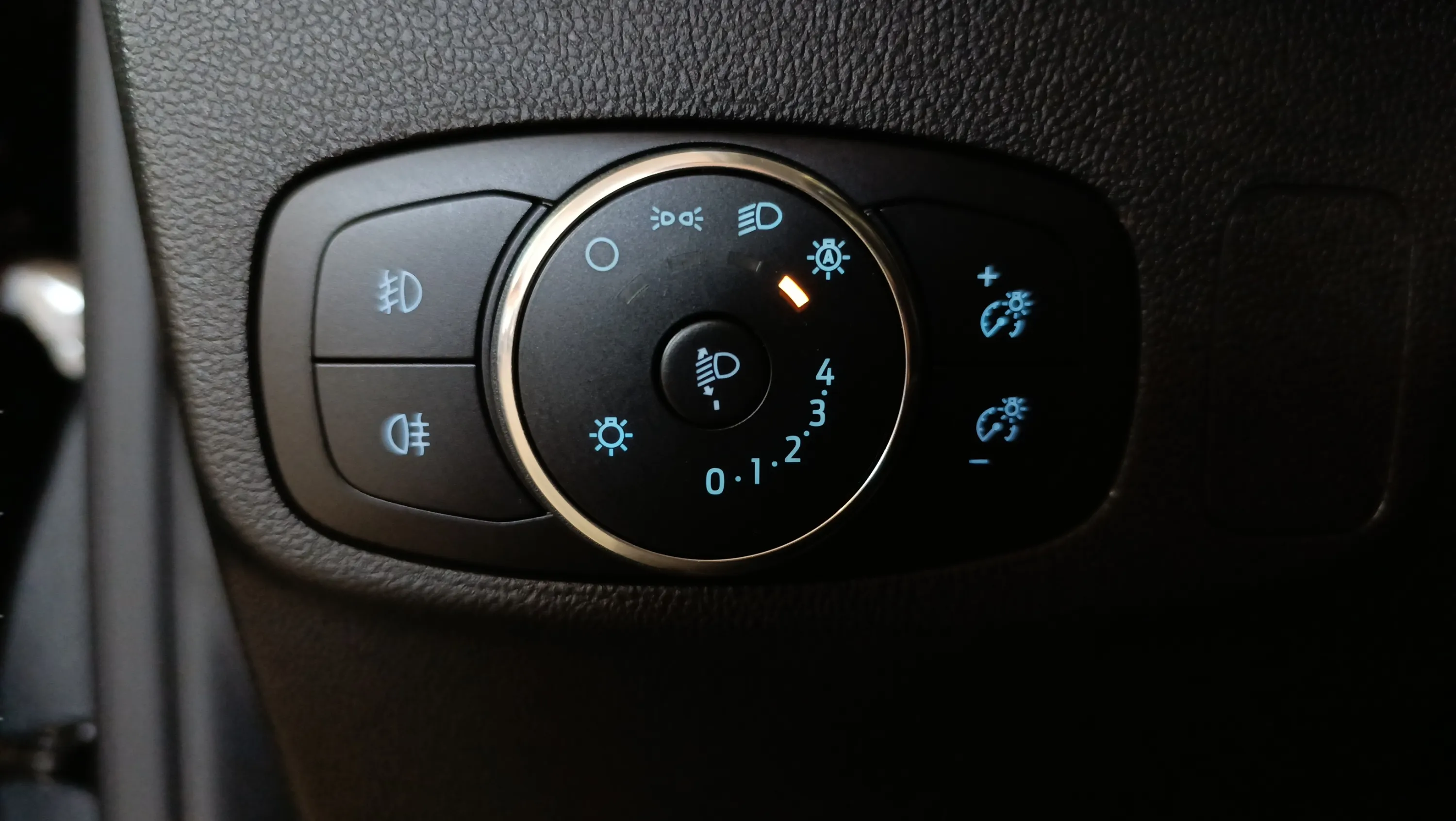 Ford Focus 1.0 EcoBoost MHEV Active Des. SIP - foto 28