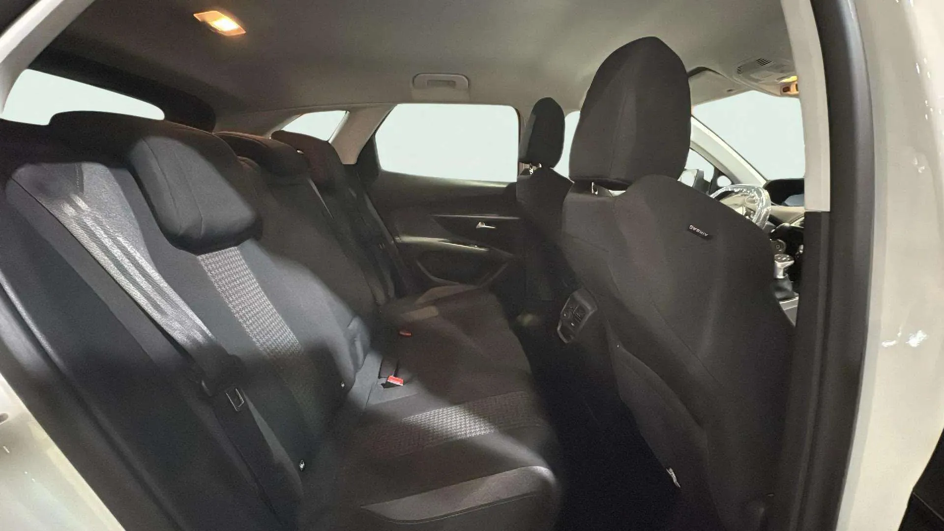 Peugeot 3008 1.2 PureTech Allure - foto 19