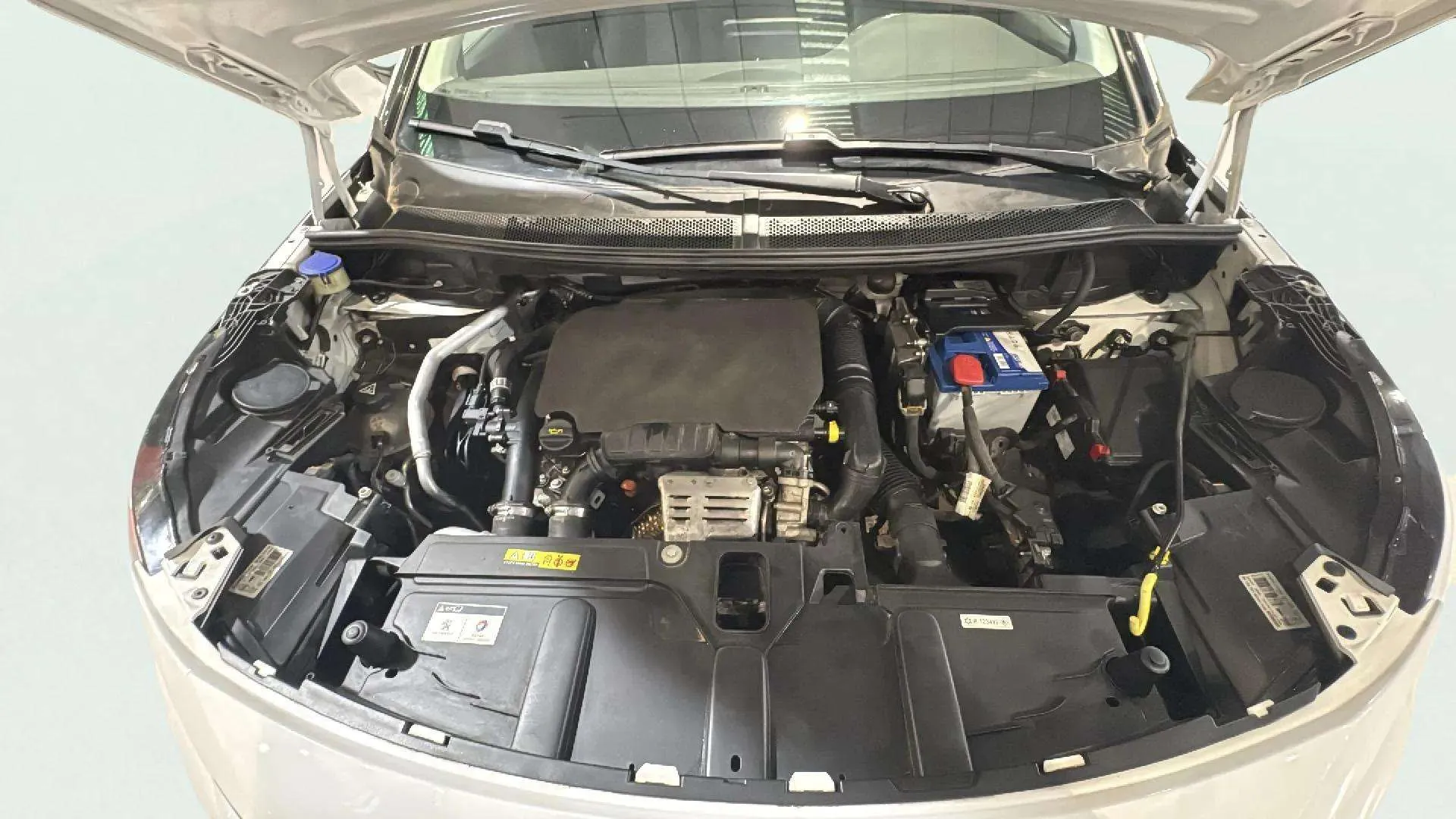Peugeot 3008 1.2 PureTech Allure - foto 21