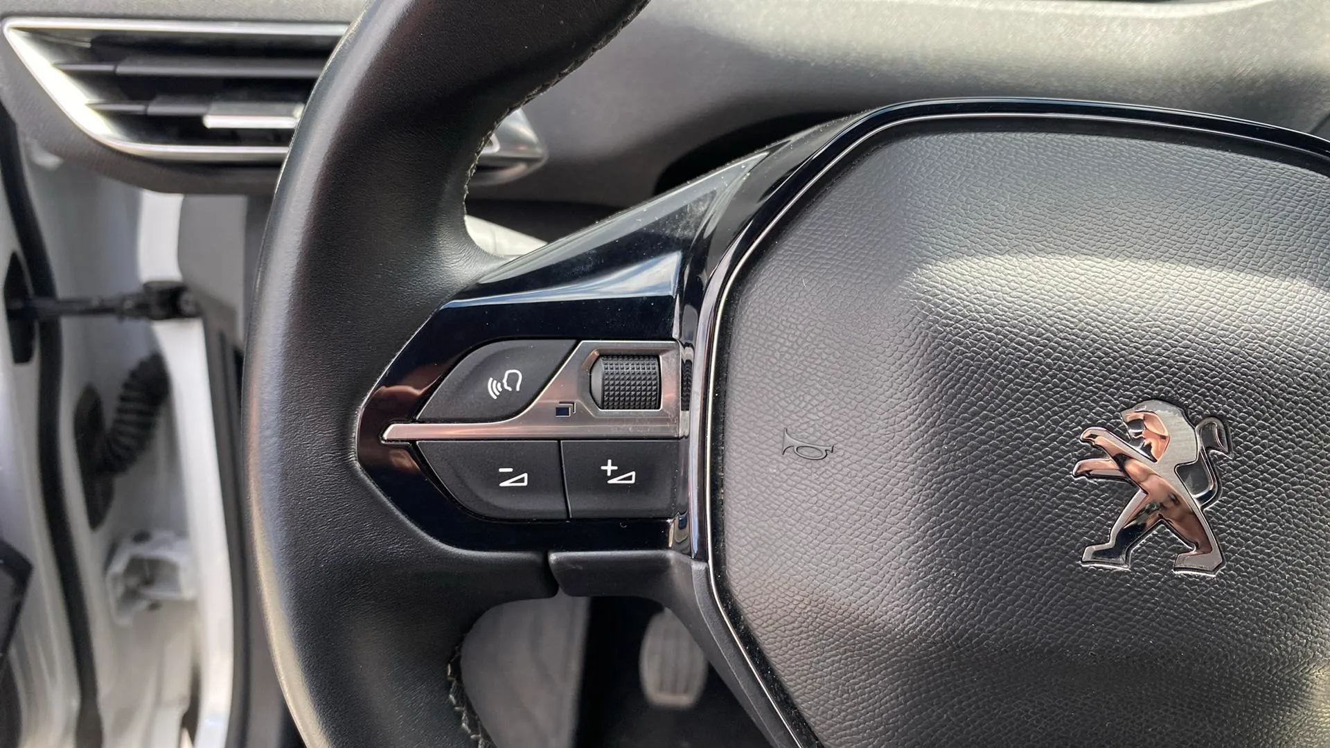 Peugeot 3008 1.2 PureTech Allure Pack - foto 16