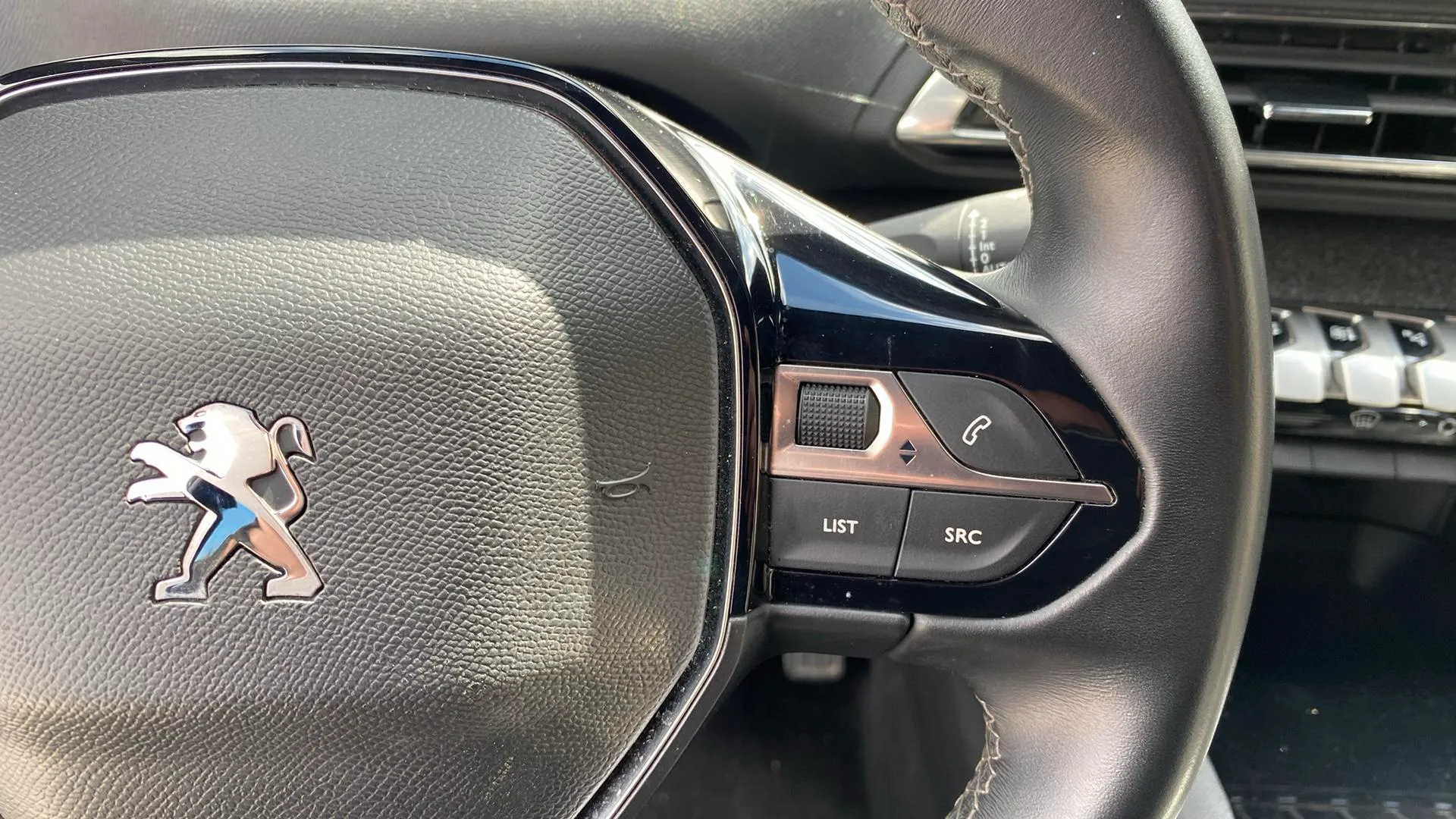 Peugeot 3008 1.2 PureTech Allure Pack - foto 17