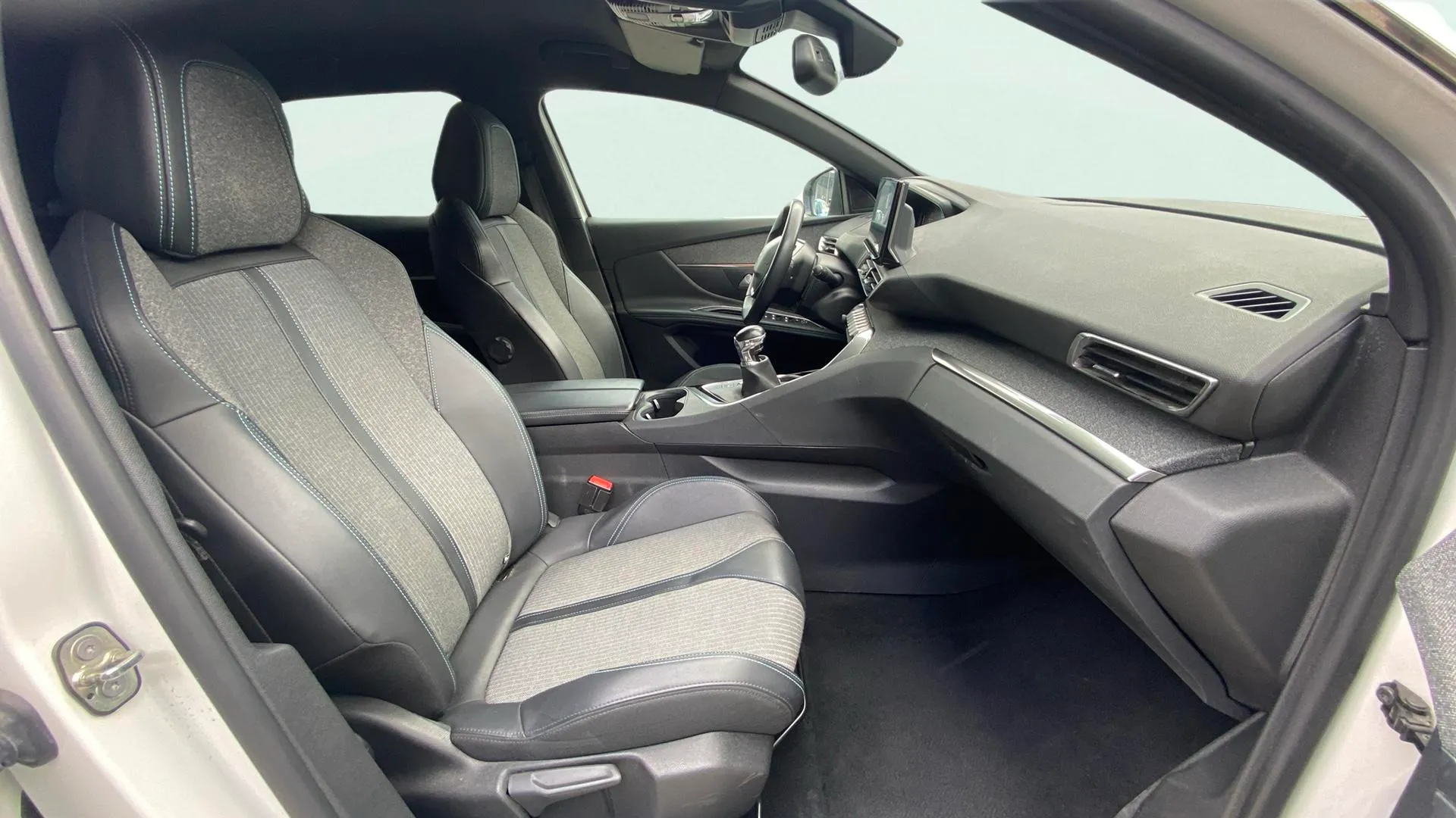 Peugeot 3008 1.2 PureTech Allure Pack - foto 22