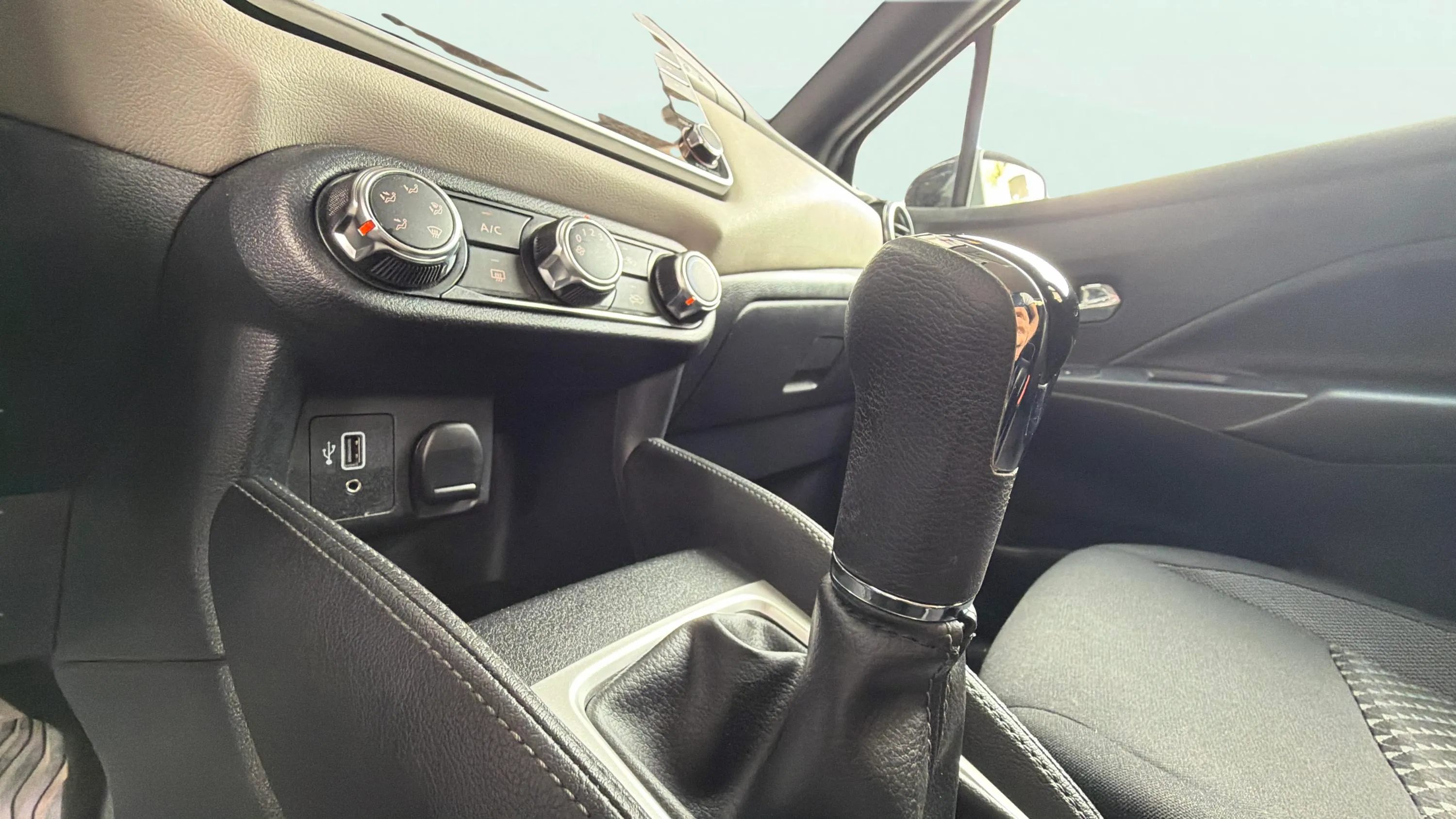 Nissan Micra IG-T E6D N-Connecta - foto 16