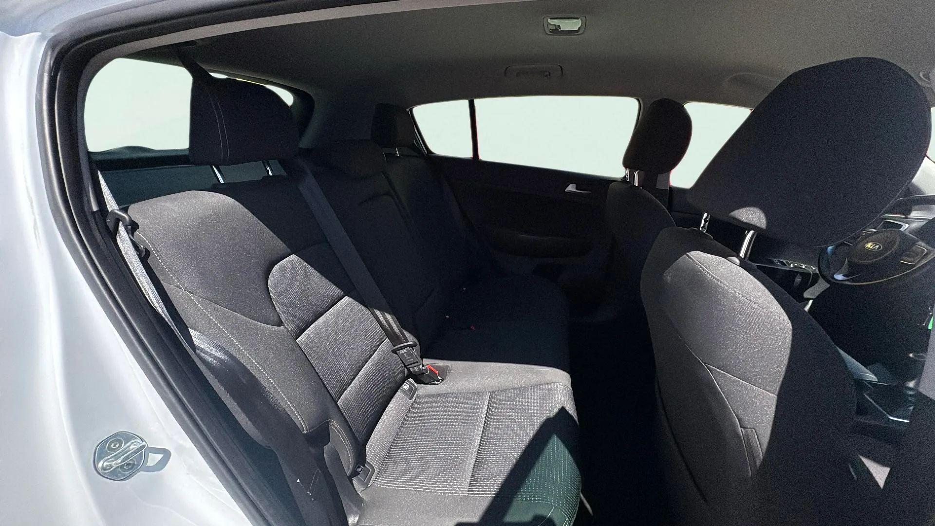 Kia Sportage 1.6 CRDi Drive 4x2 - foto 14
