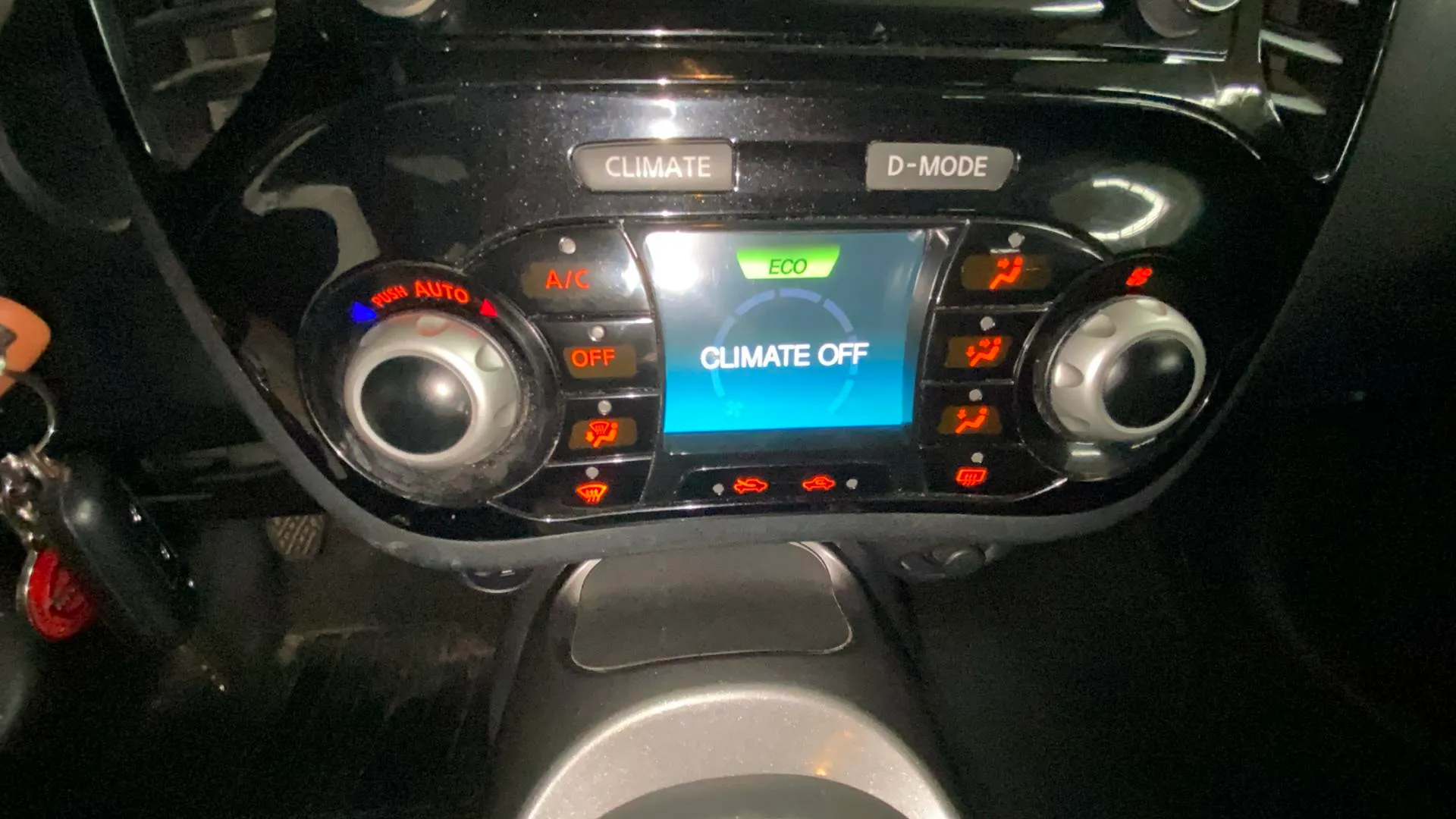 Nissan Juke G E6D-Temp Acenta - foto 21