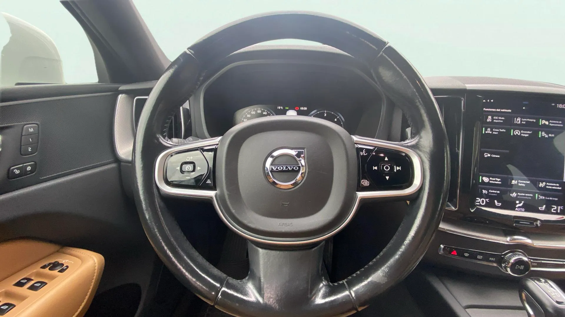 Volvo XC60 2.0 D4 AWD Inscription - foto 11