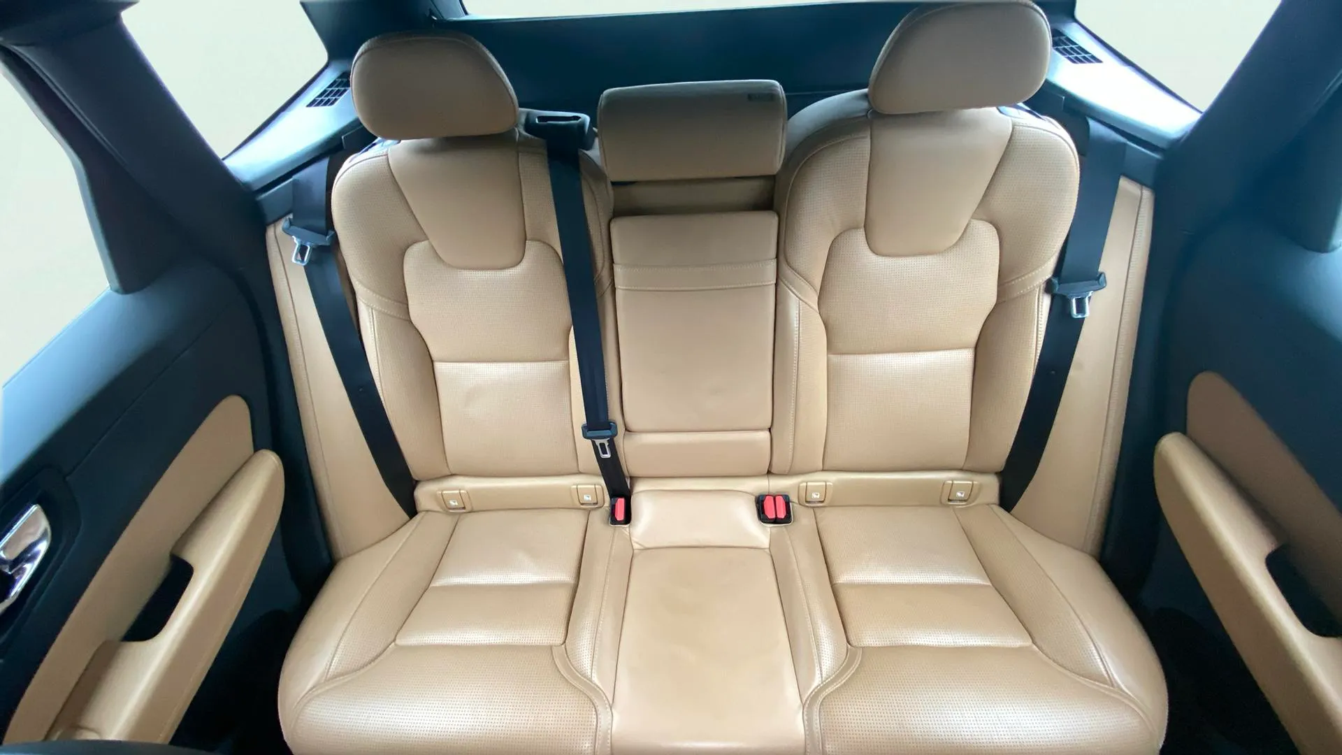 Volvo XC60 2.0 D4 AWD Inscription - foto 15