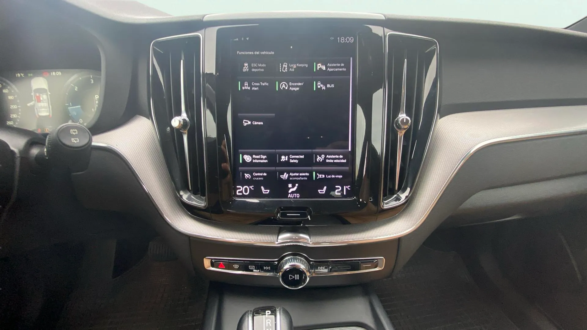 Volvo XC60 2.0 D4 AWD Inscription - foto 10
