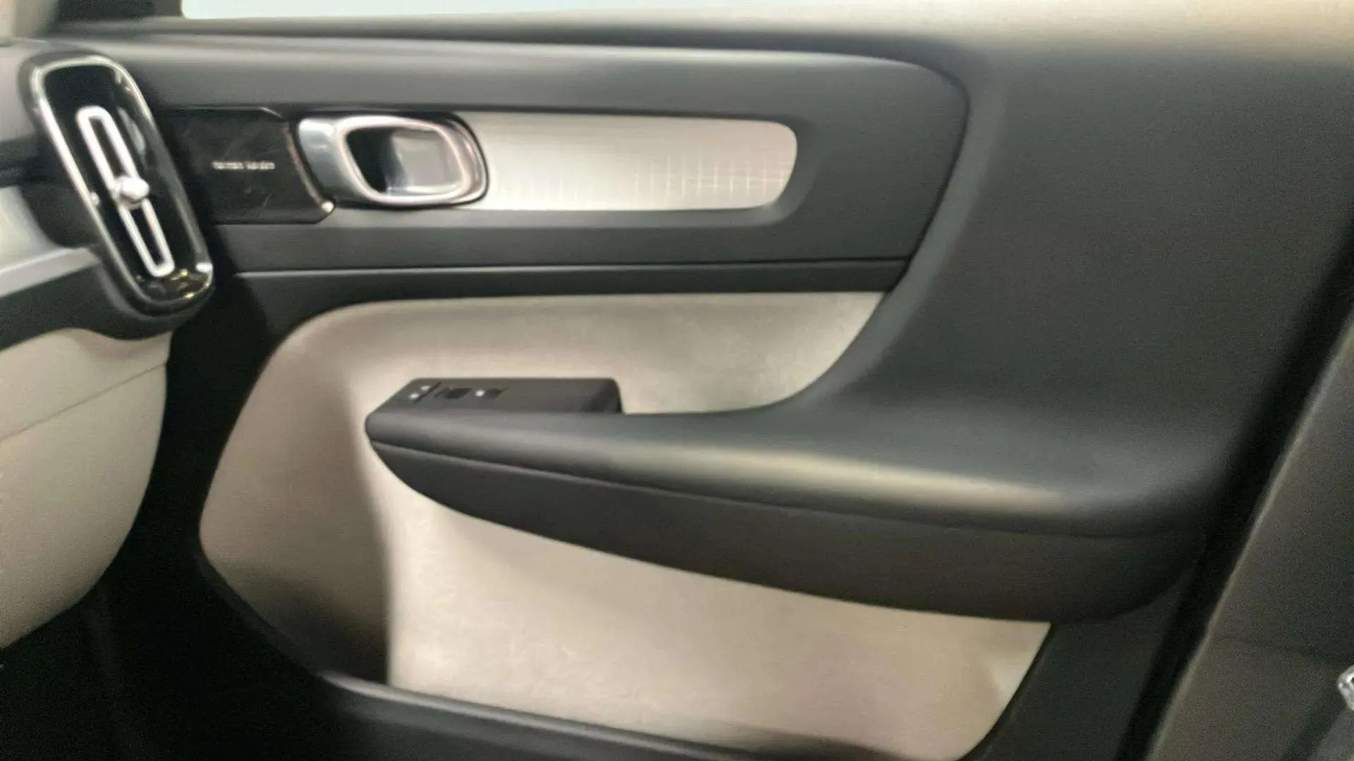Volvo XC40 2.0 D3 AWD Inscription - foto 12