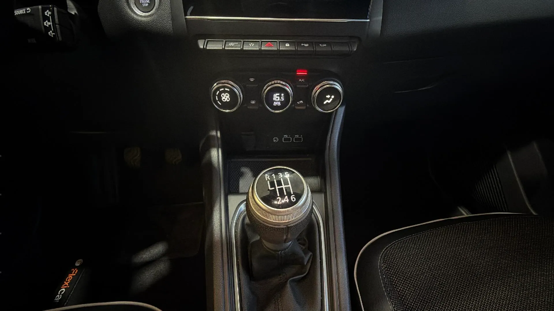 Renault Captur techno TCe - foto 14
