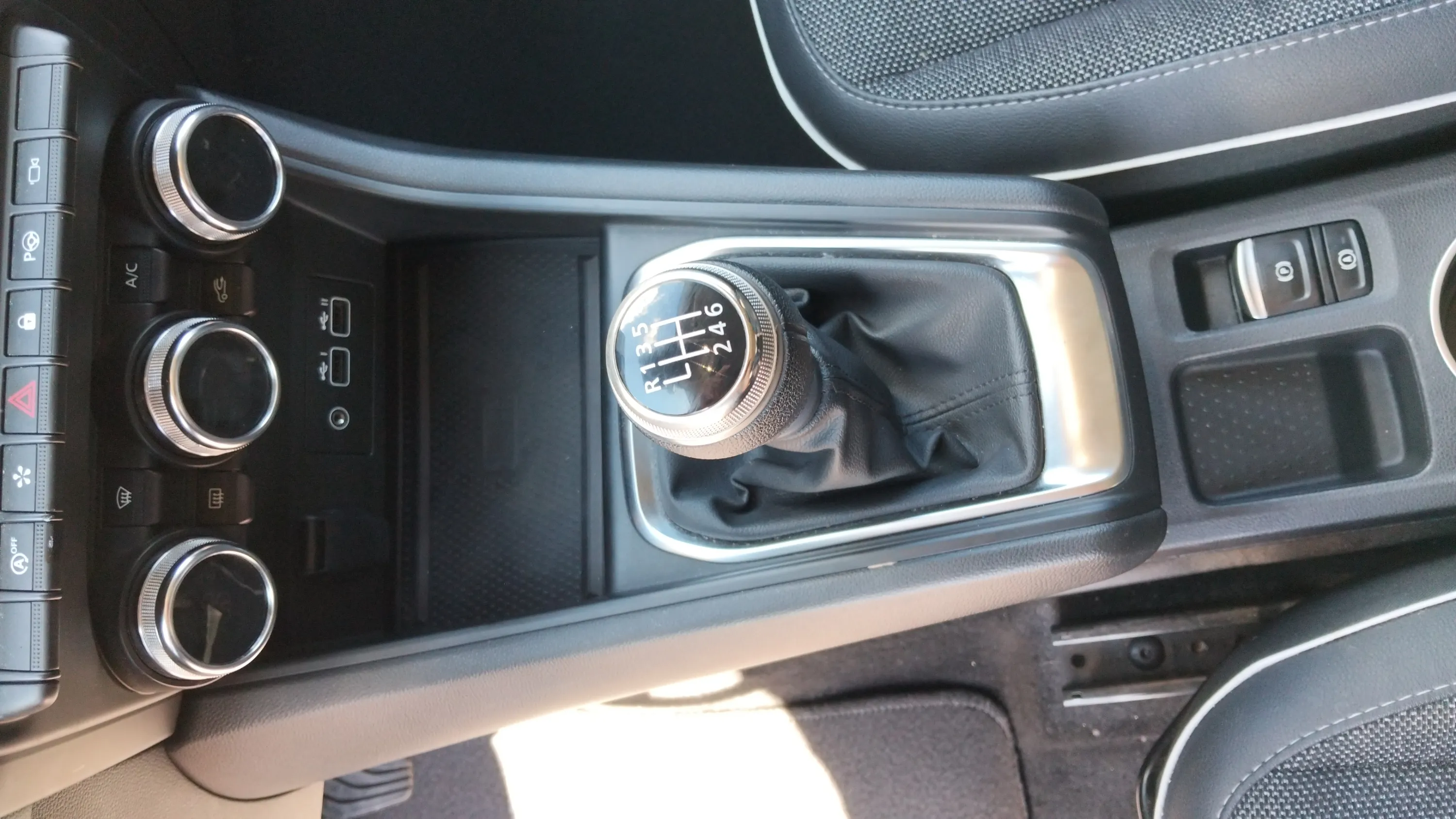 Renault Captur techno TCe - foto 21