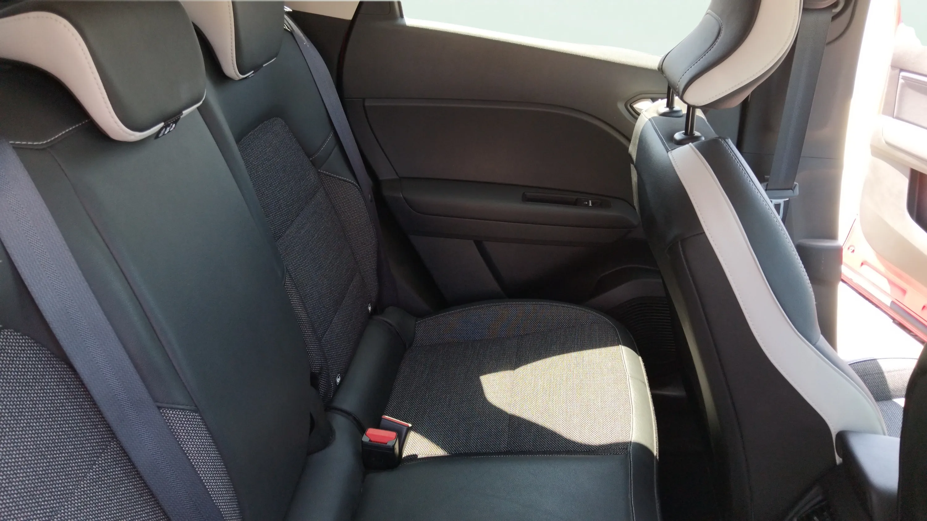 Renault Captur techno TCe - foto 18