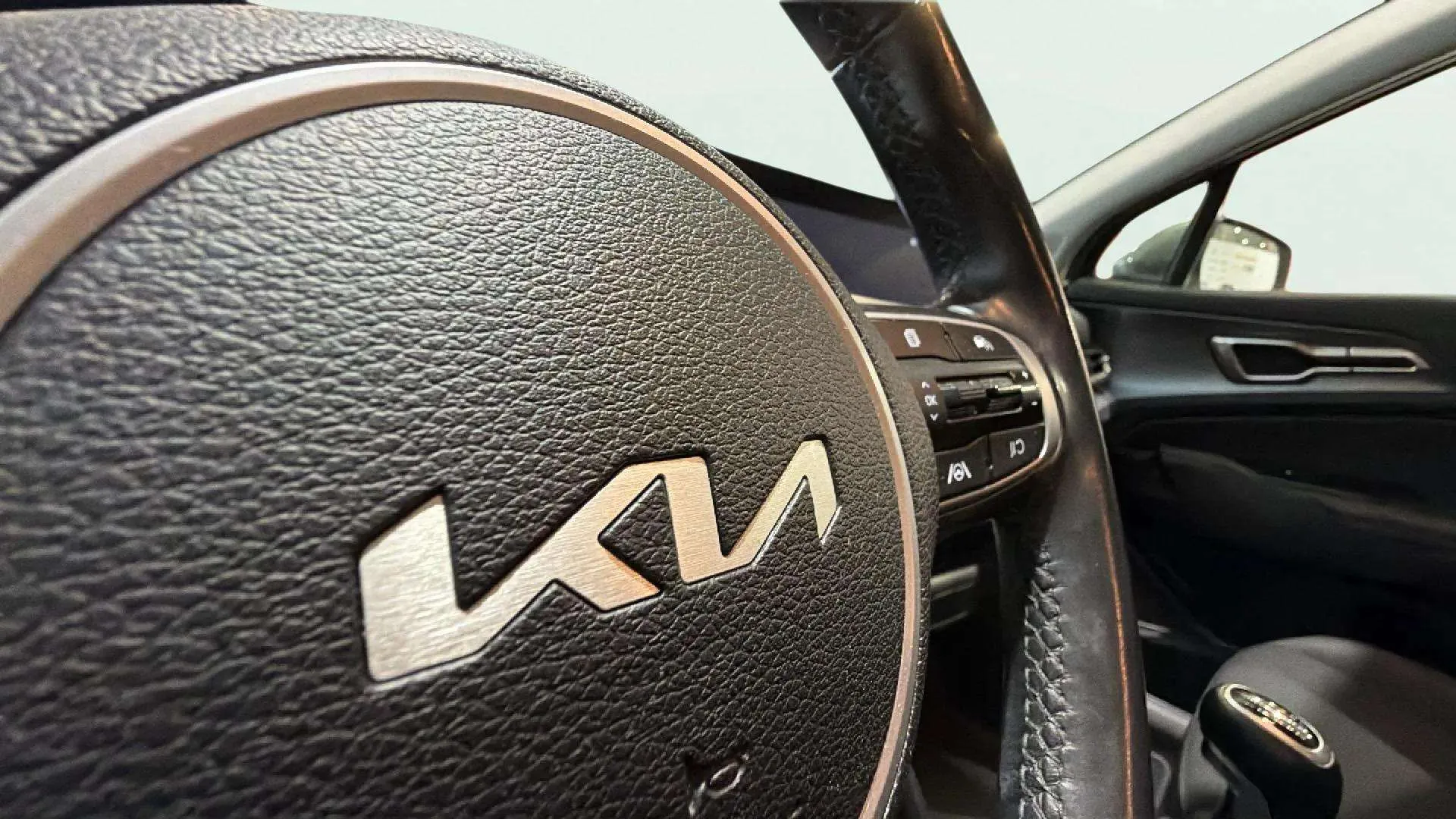 Kia Sportage 1.6 T-GDi Concept 4x2 - foto 27