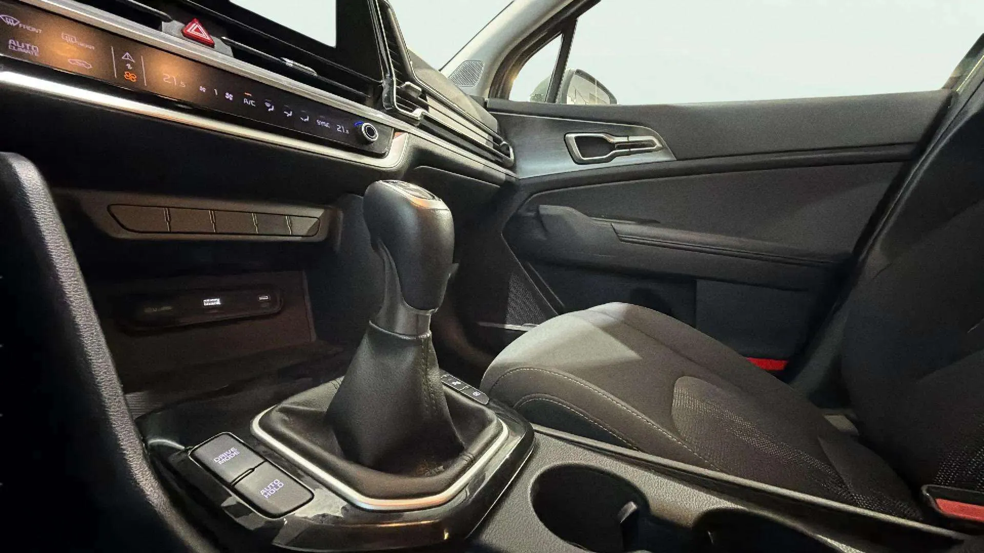 Kia Sportage 1.6 T-GDi Concept 4x2 - foto 24