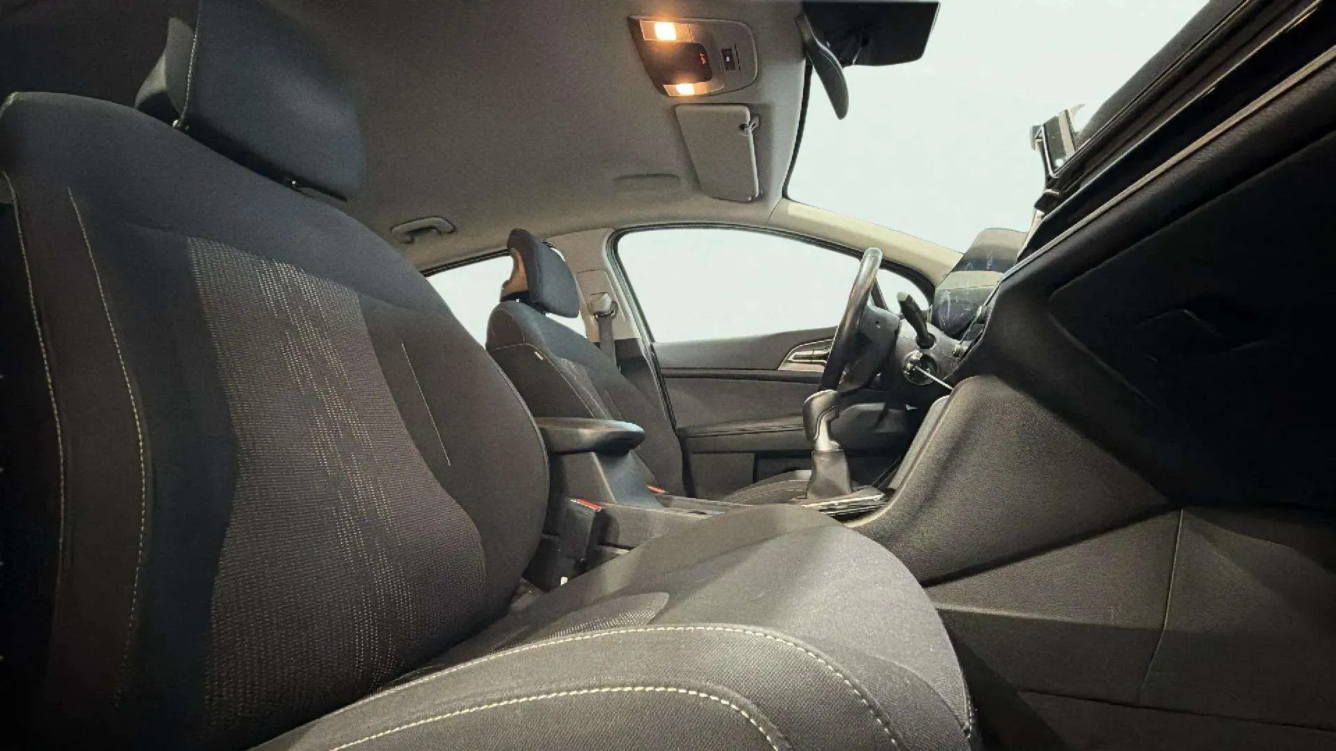 Kia Sportage 1.6 T-GDi Concept 4x2 - foto 21