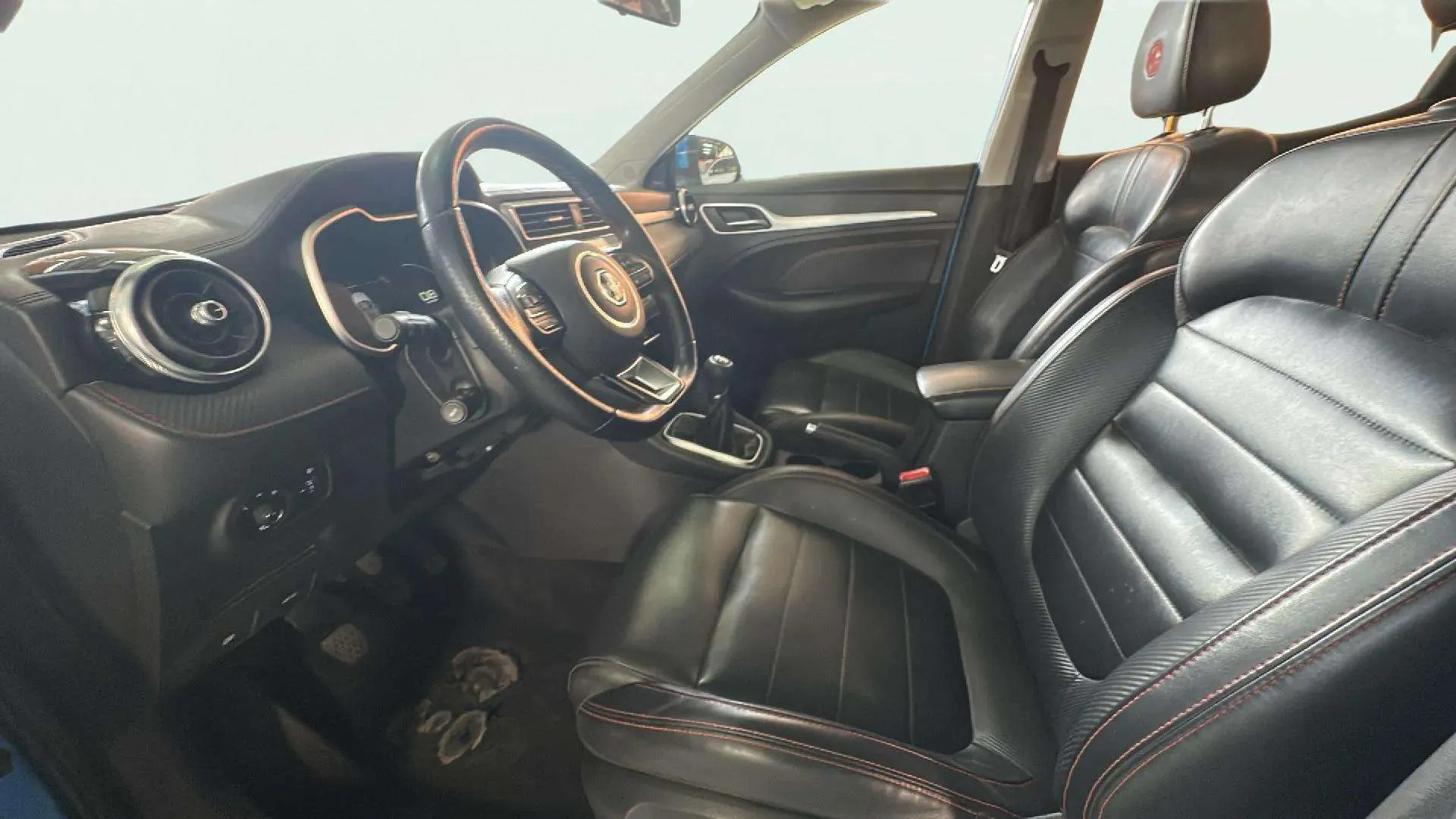 MG ZS 1.5 Luxury - foto 19
