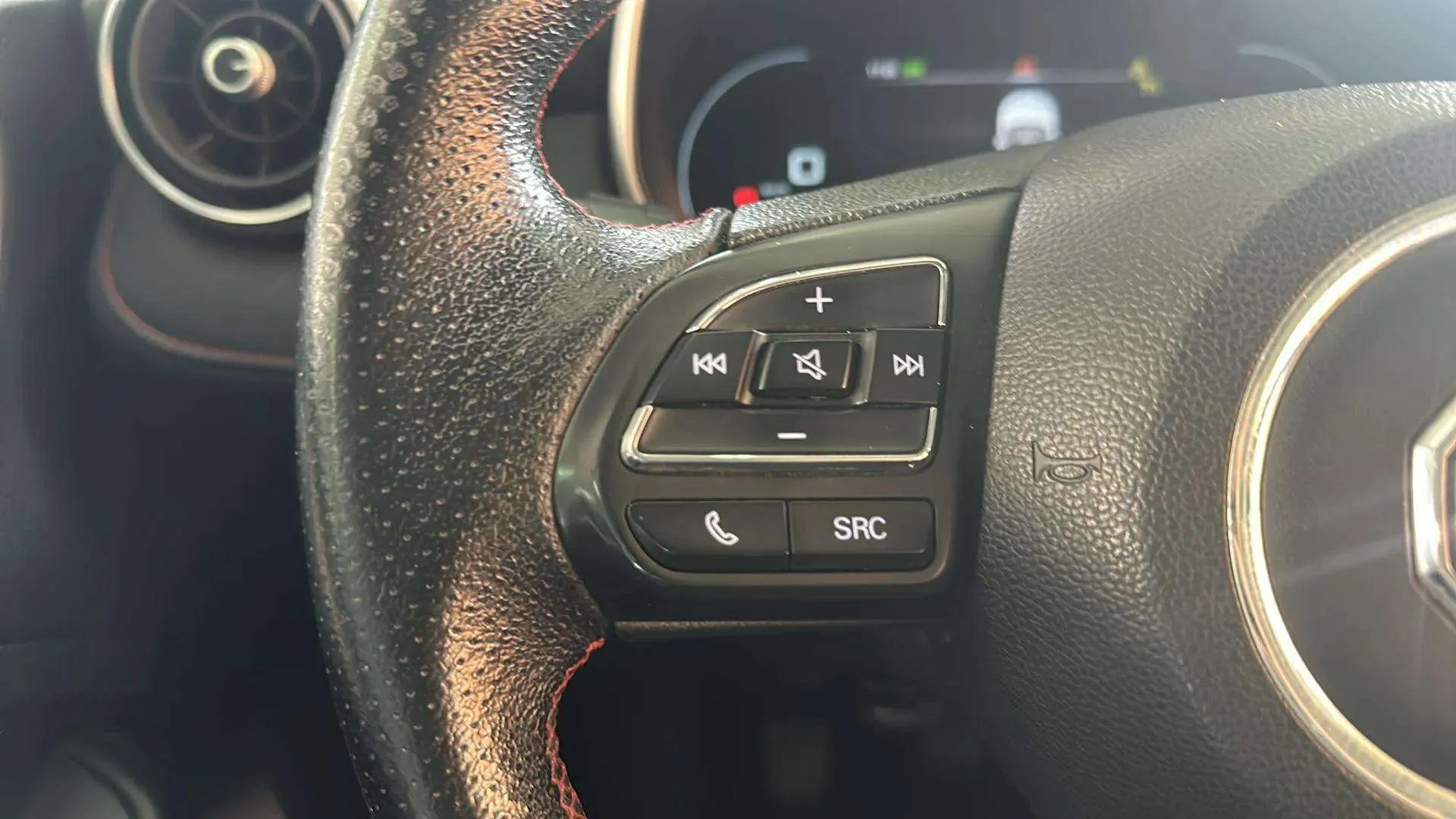 MG ZS 1.5 Luxury - foto 11
