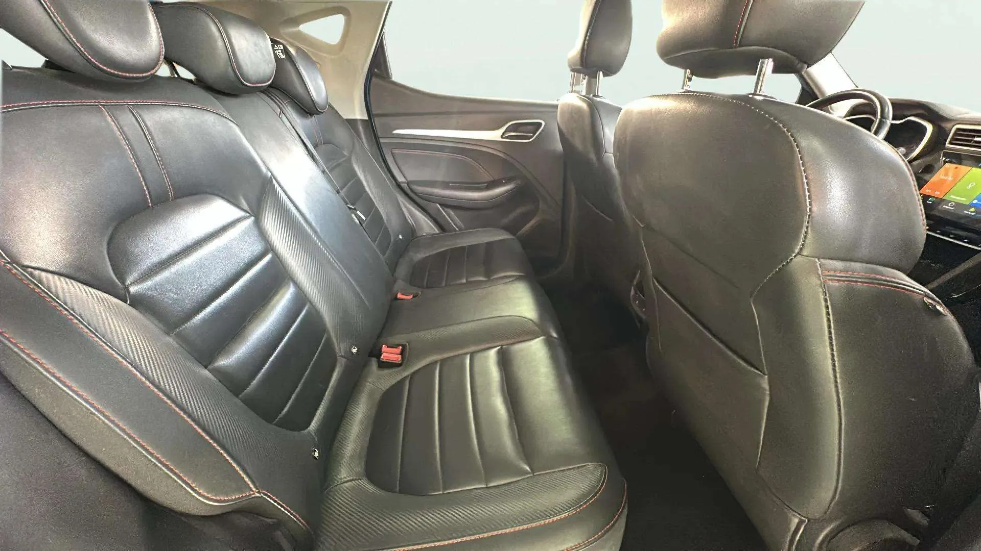 MG ZS 1.5 Luxury - foto 22
