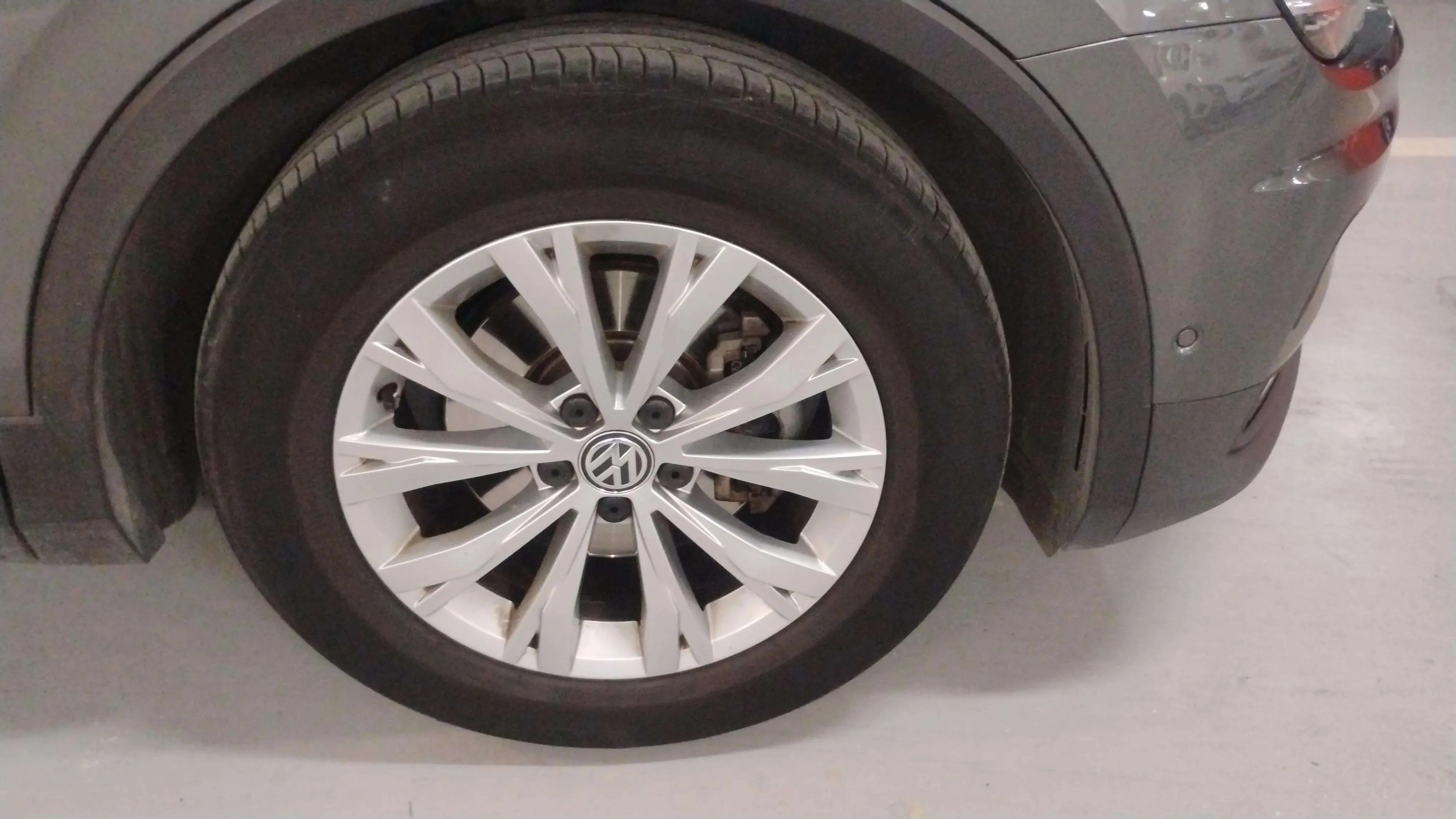 Volkswagen Tiguan Edition 1.4 TSI - foto 30