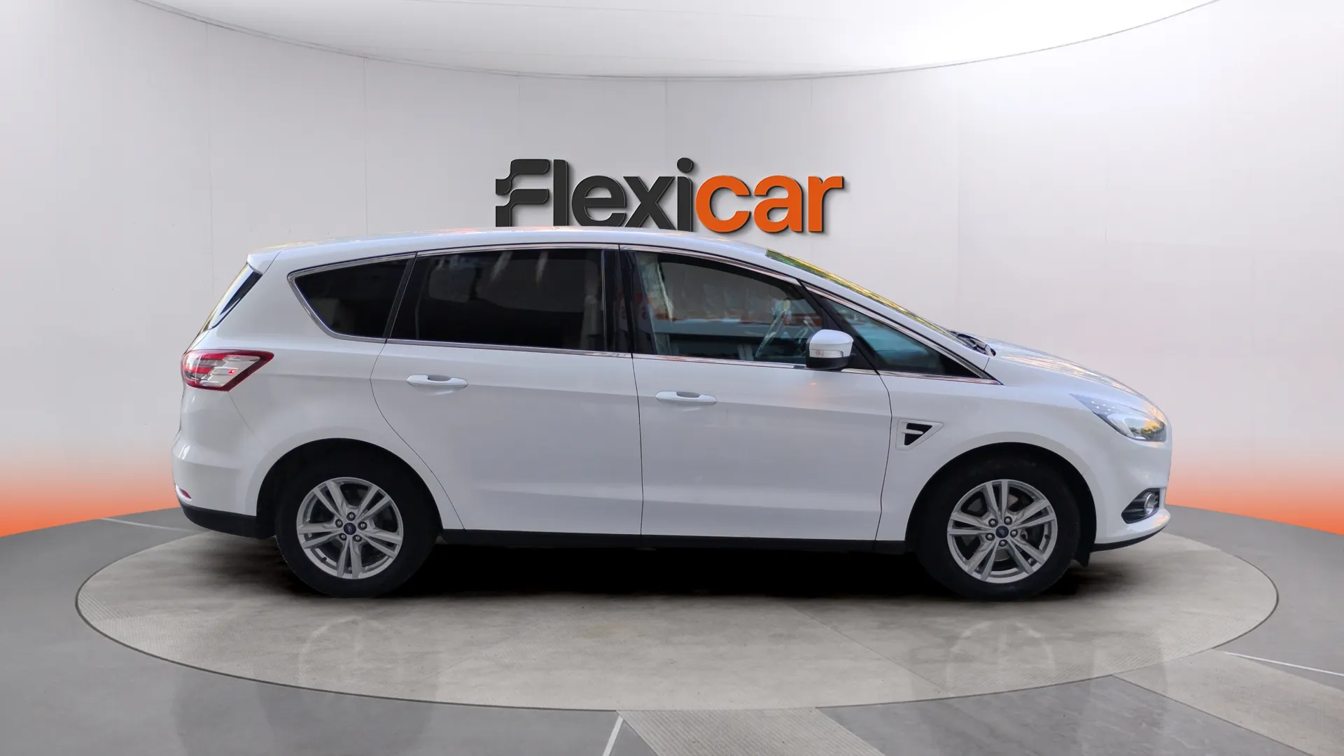 Ford S-Max 1.5 EcoBoost Titanium - foto 2