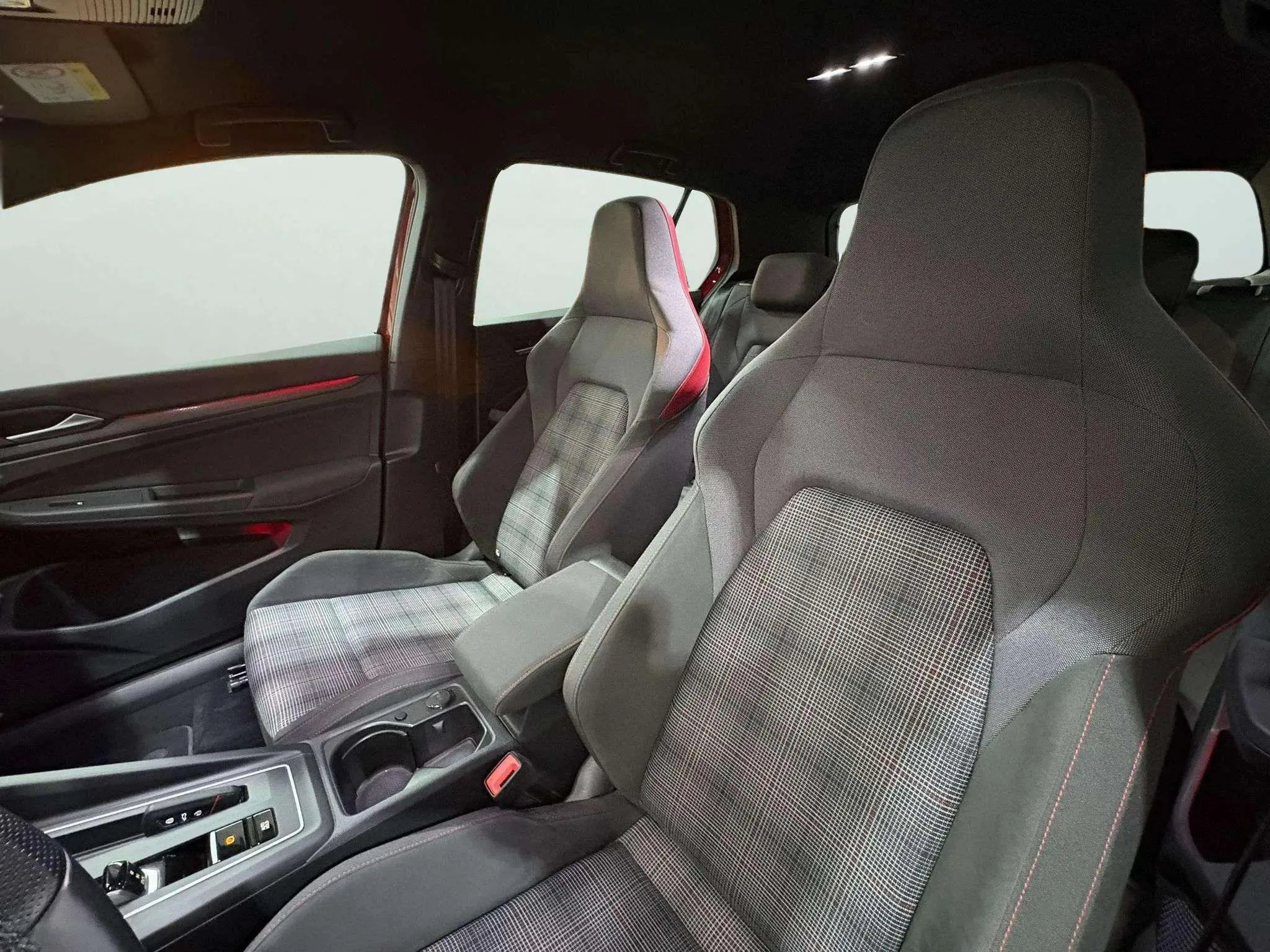 Volkswagen Golf GTI 2.0 TSI DSG - foto 26