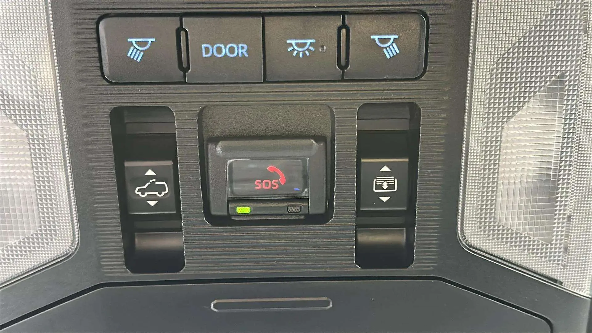 Toyota RAV4 2.5l 220H Style - foto 21