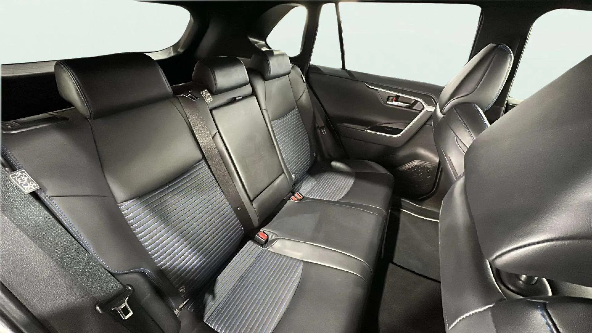 Toyota RAV4 2.5l 220H Style - foto 17