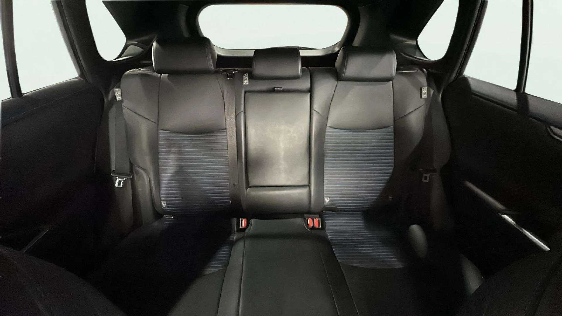 Toyota RAV4 2.5l 220H Style - foto 18