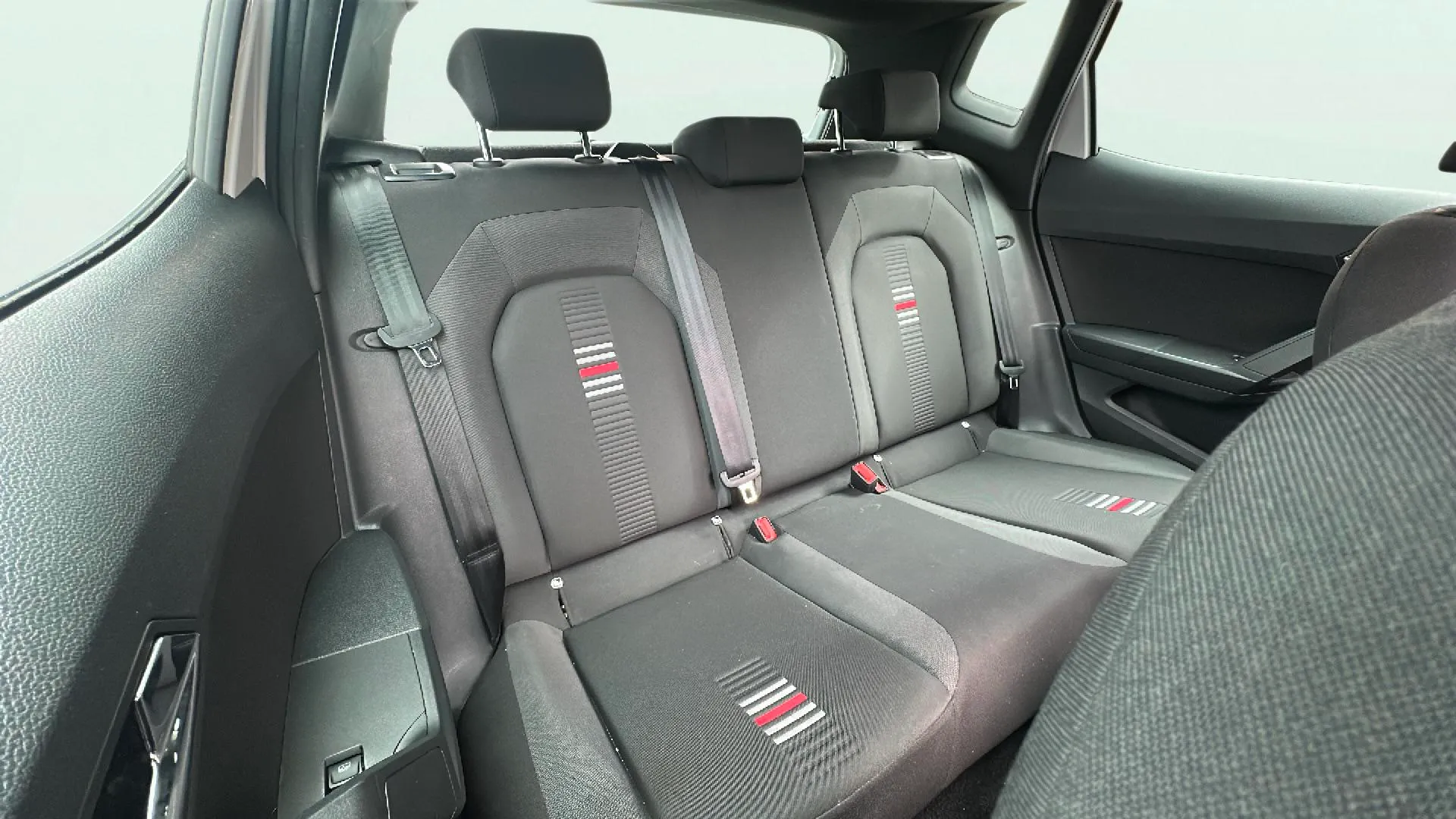 SEAT Arona 1.6 TDI FR Editio Eco - foto 21