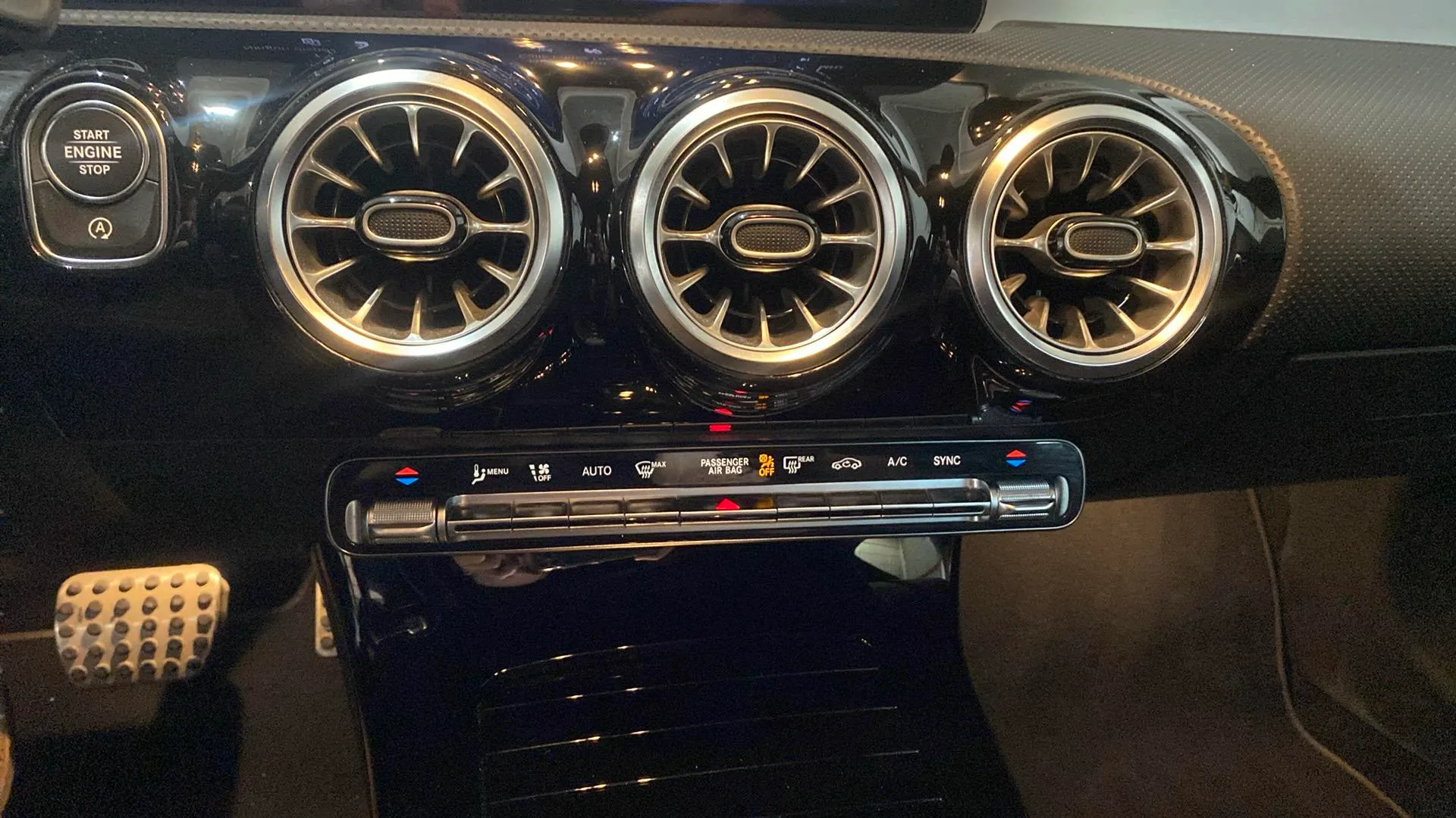 Mercedes-Benz CLA 180 - foto 16