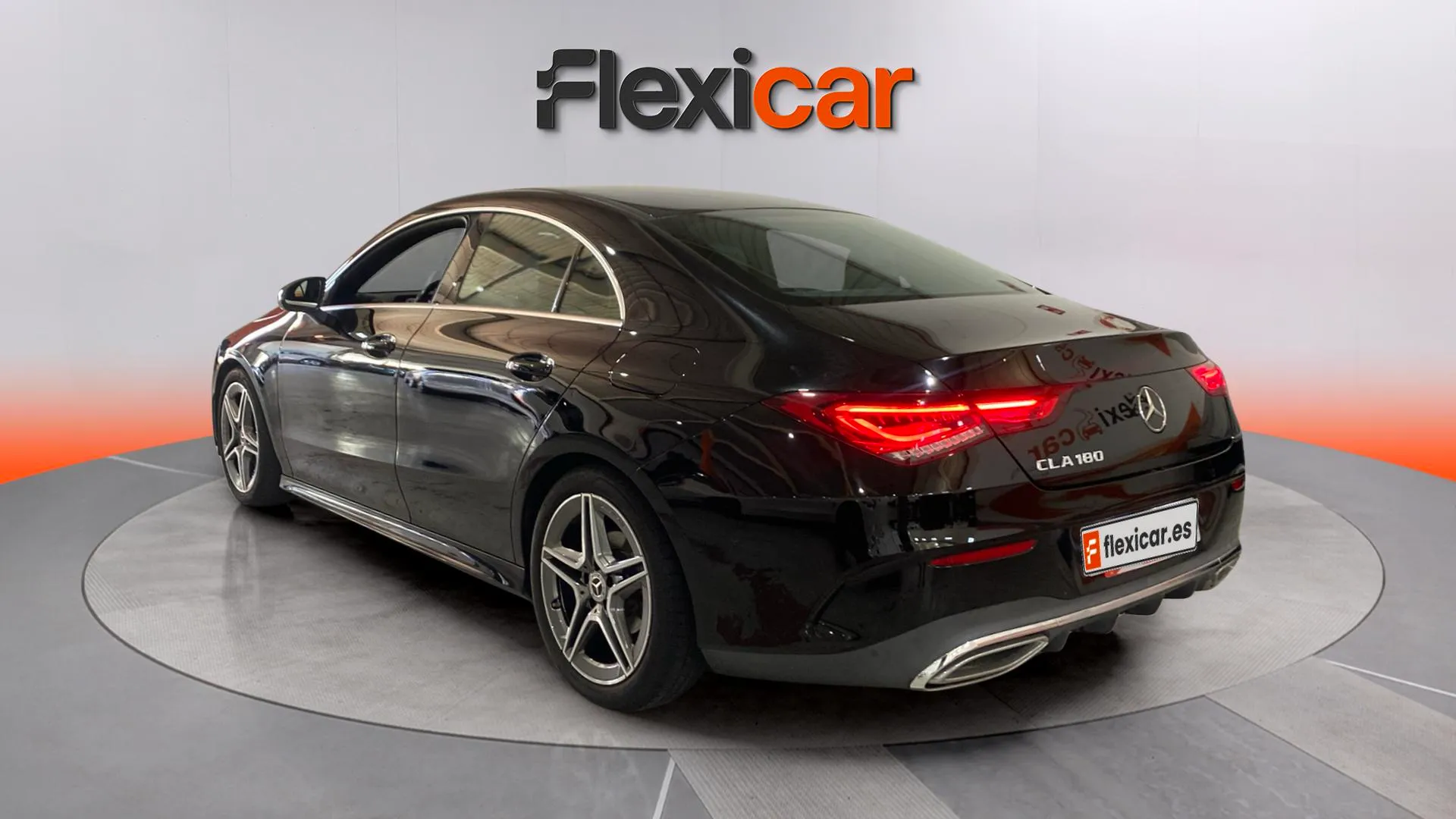 Mercedes-Benz CLA 180 - foto 3