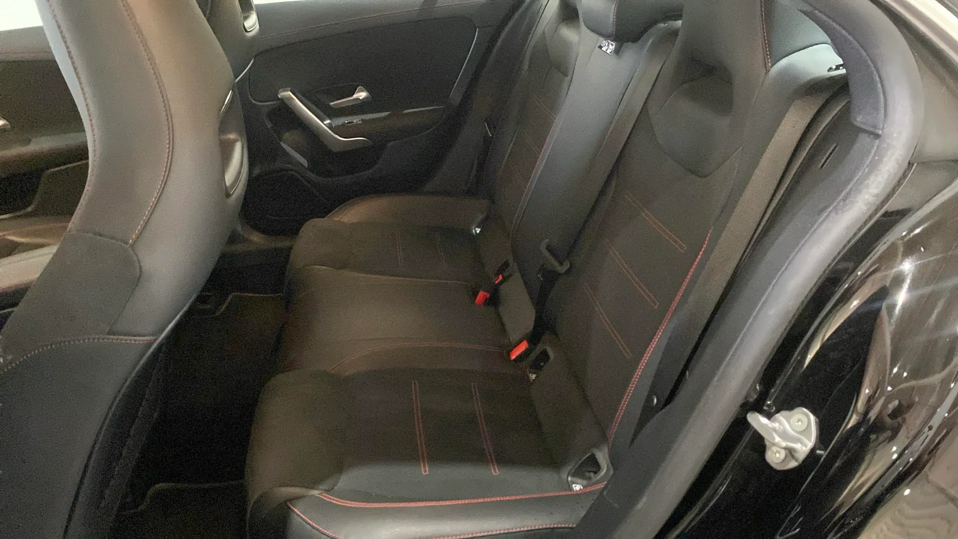 Mercedes-Benz CLA 180 - foto 15