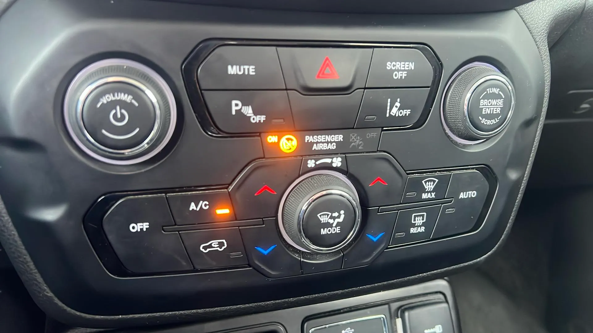 Jeep Renegade Limited 1.0G 4x2 - foto 17