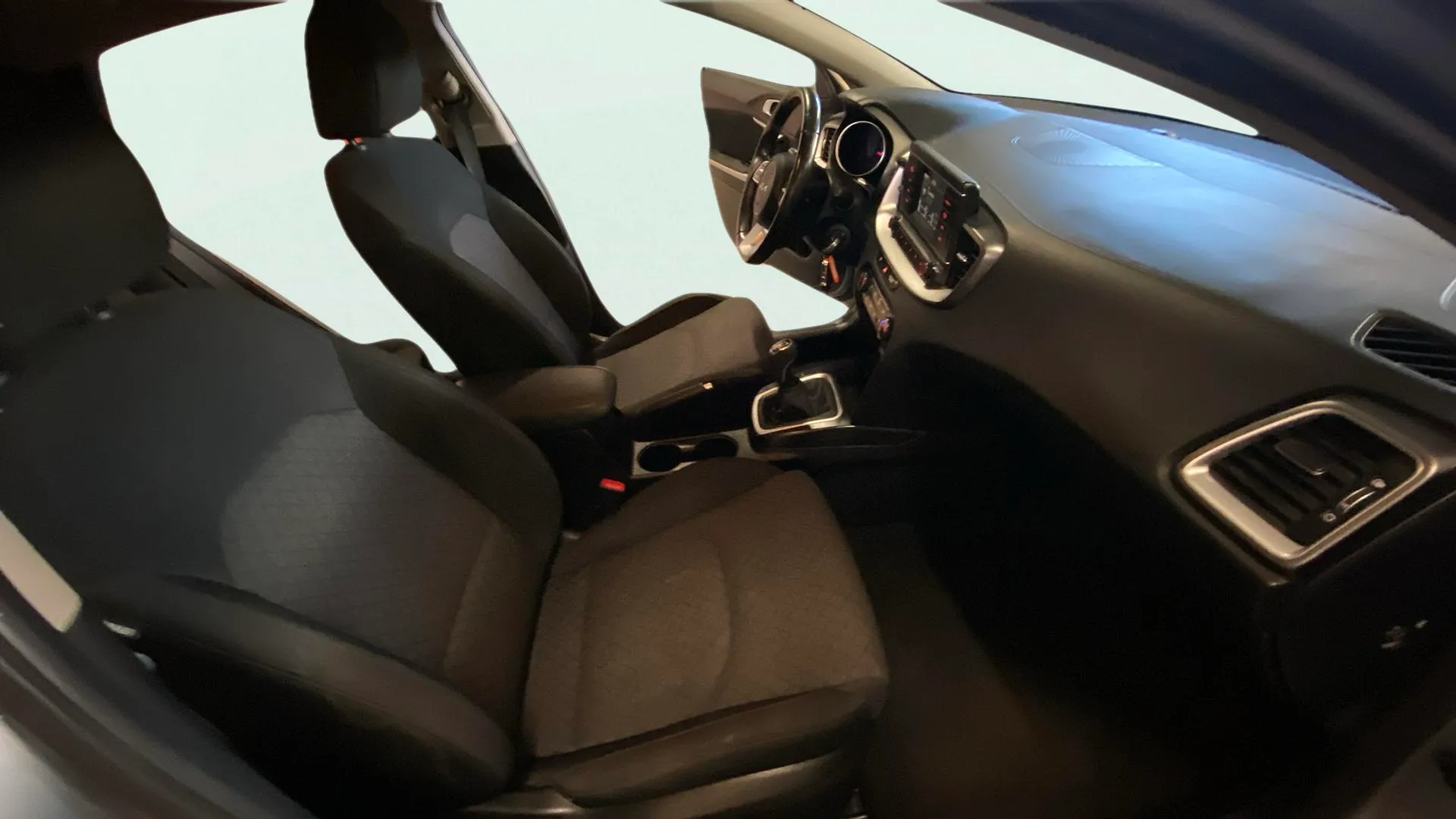 Kia Ceed 1.0 T-GDi Concept - foto 14