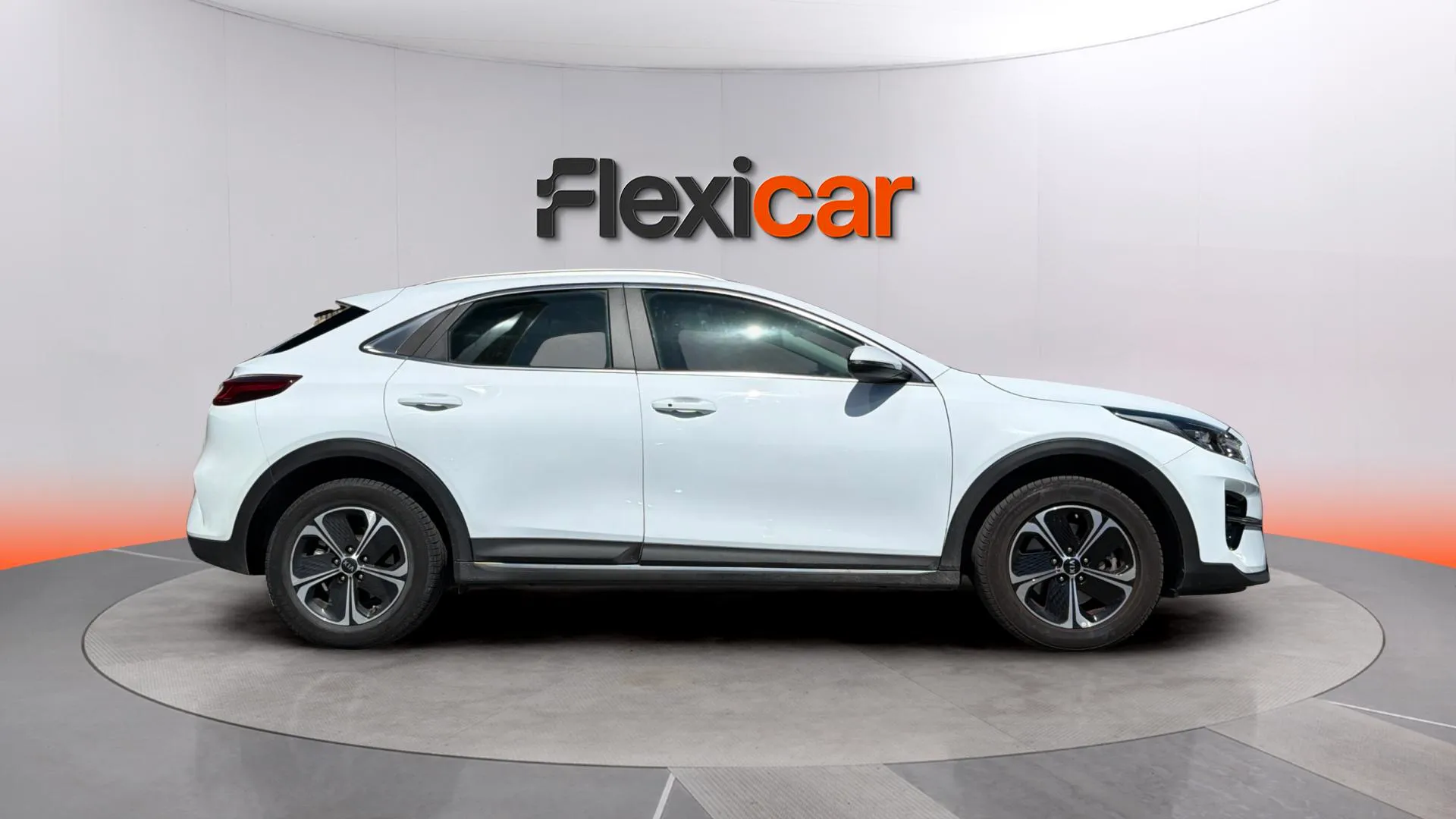 Kia XCeed 1.6 GDi PHEV eDrive - foto 2
