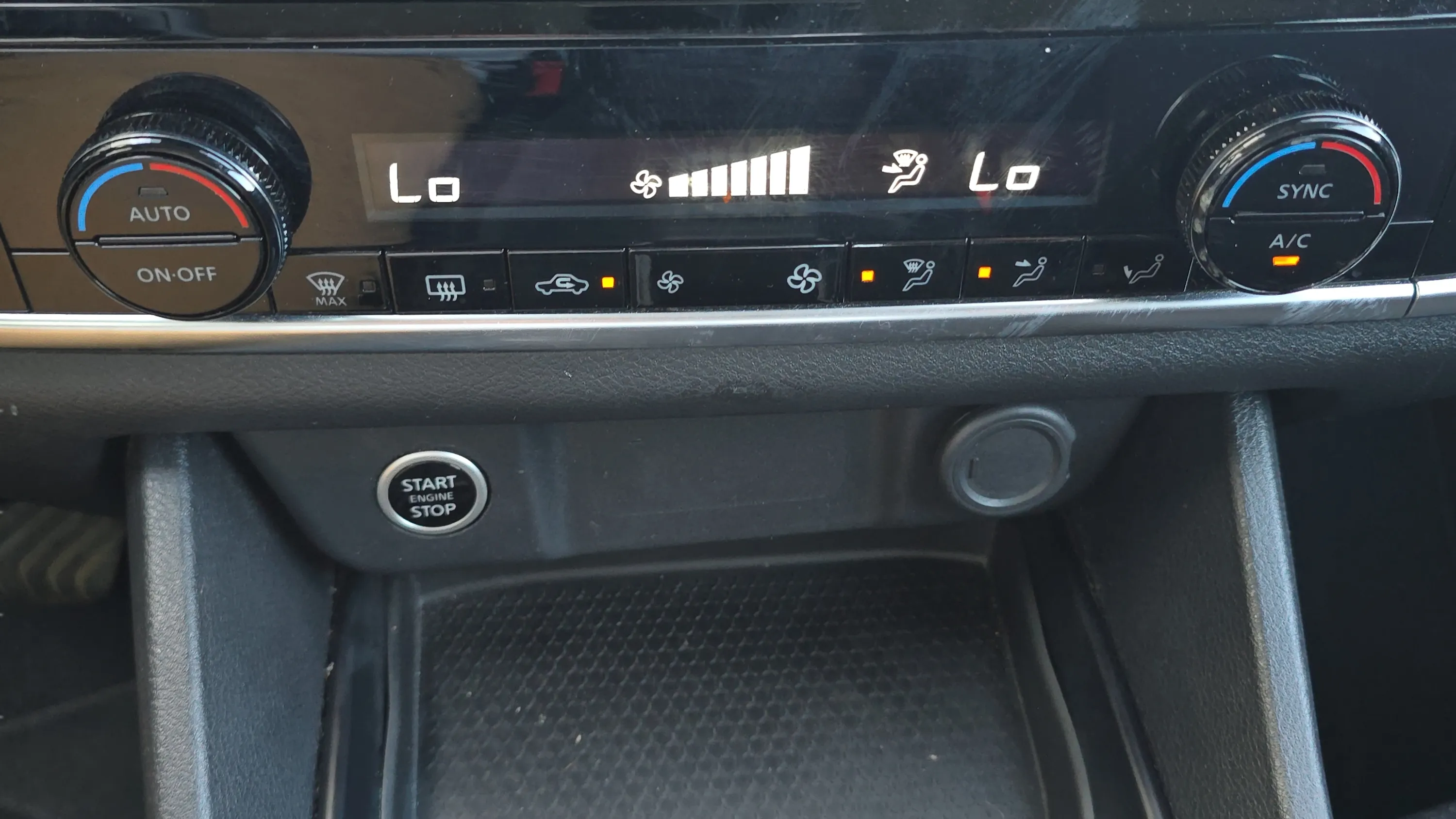 Nissan Qashqai DIG-T mHEV CVT Acenta - foto 25