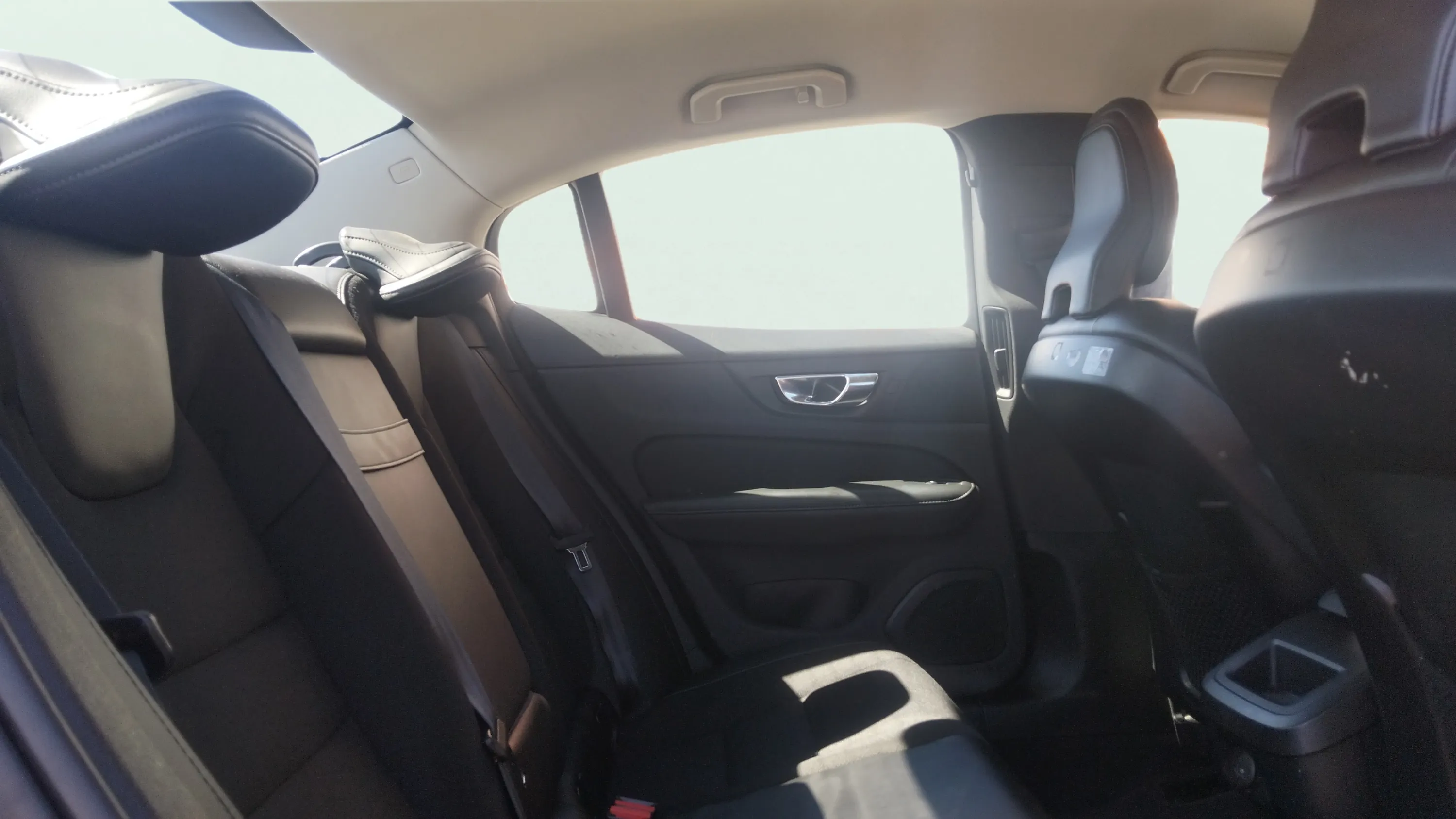 Volvo S60 B4(G) FWD Momentum Pro aut - foto 11