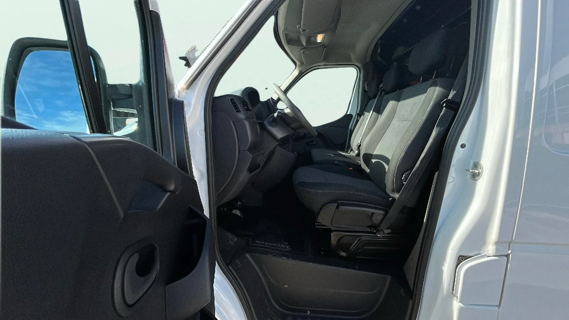 Nissan Interstar 2.0 Diesel - foto 11