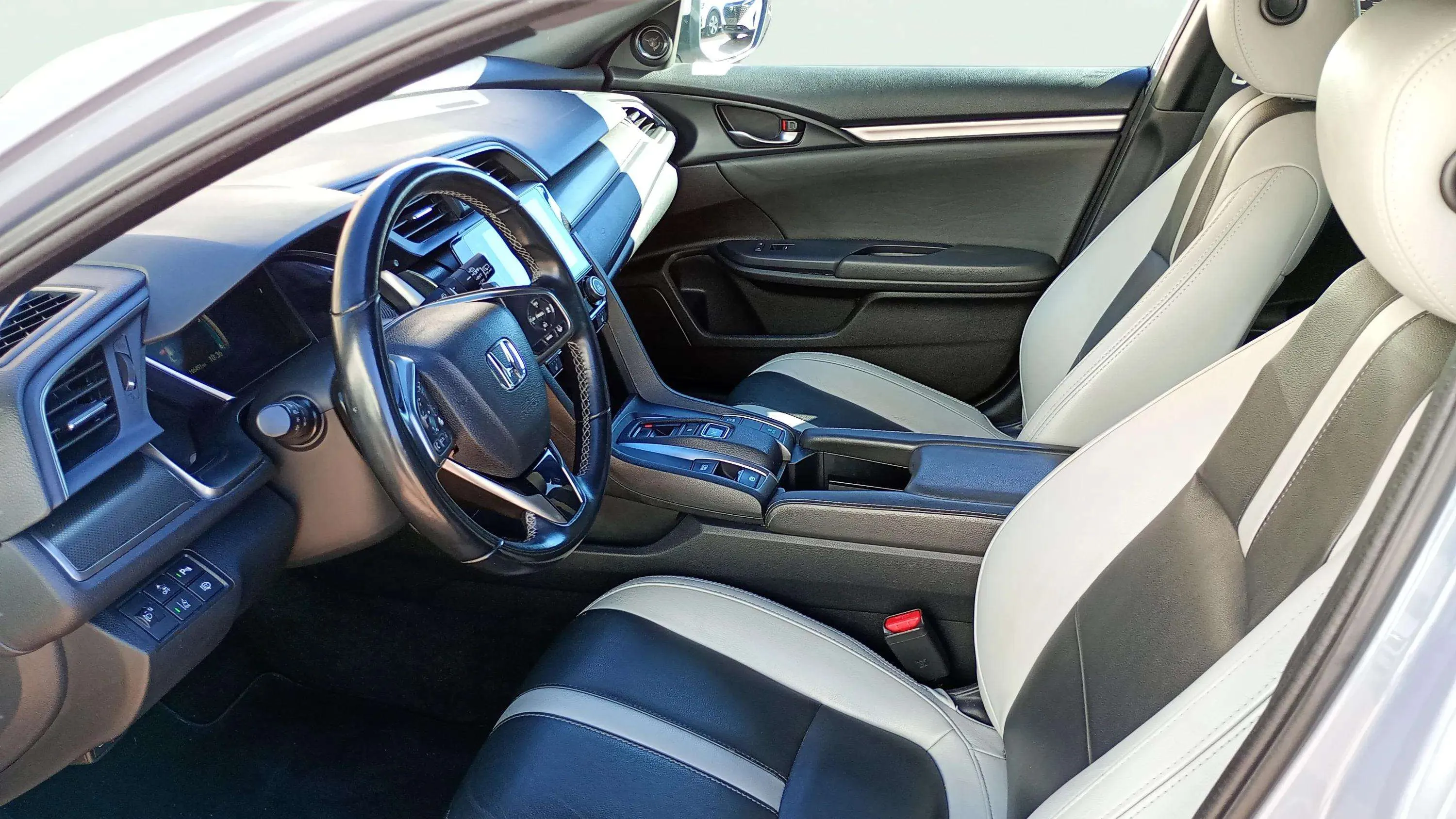 Honda Civic 1.6 I-Dtec Elegance Navi - foto 26