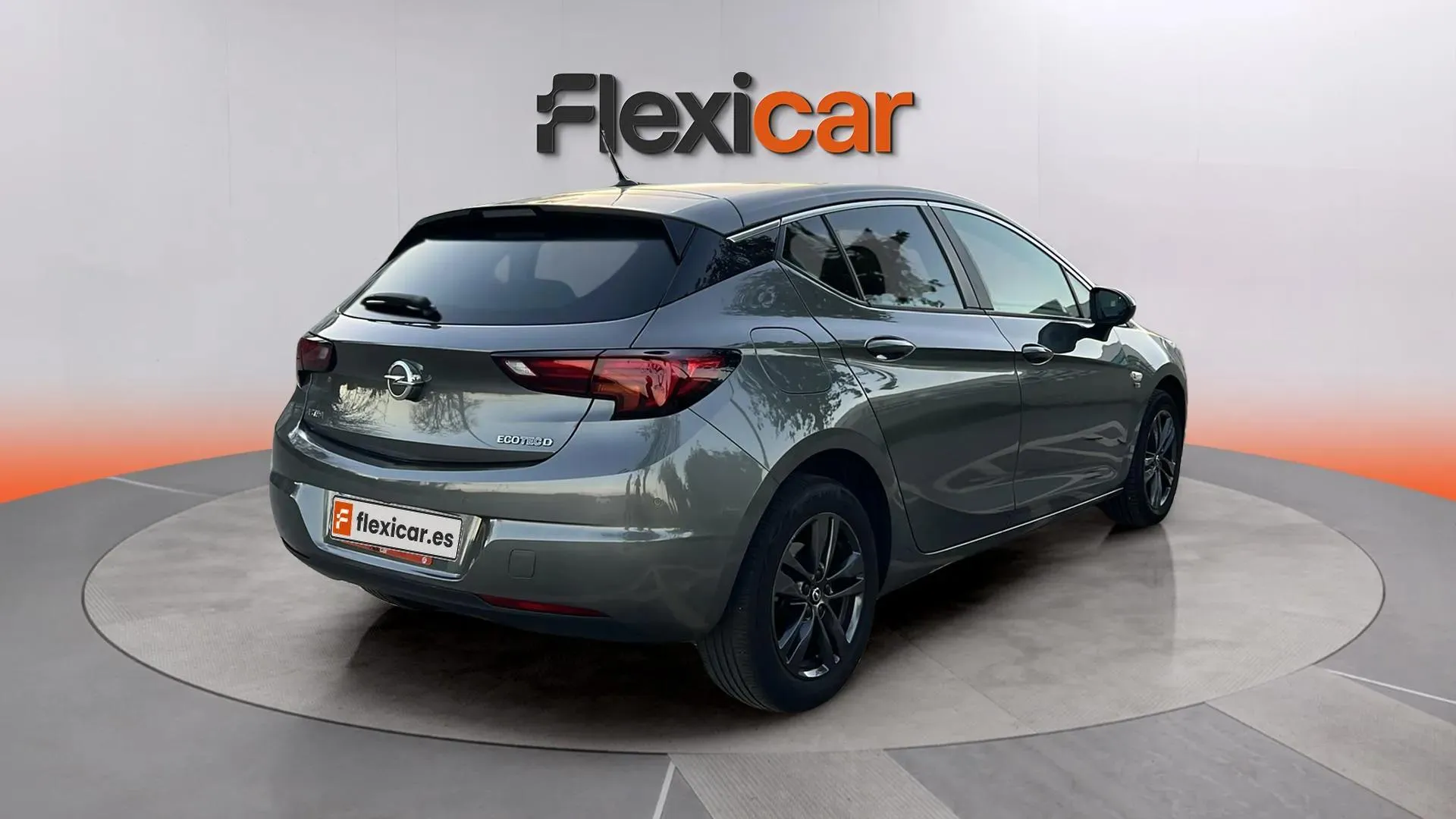Opel Astra 1.6 CDTi Dynamic - foto 8