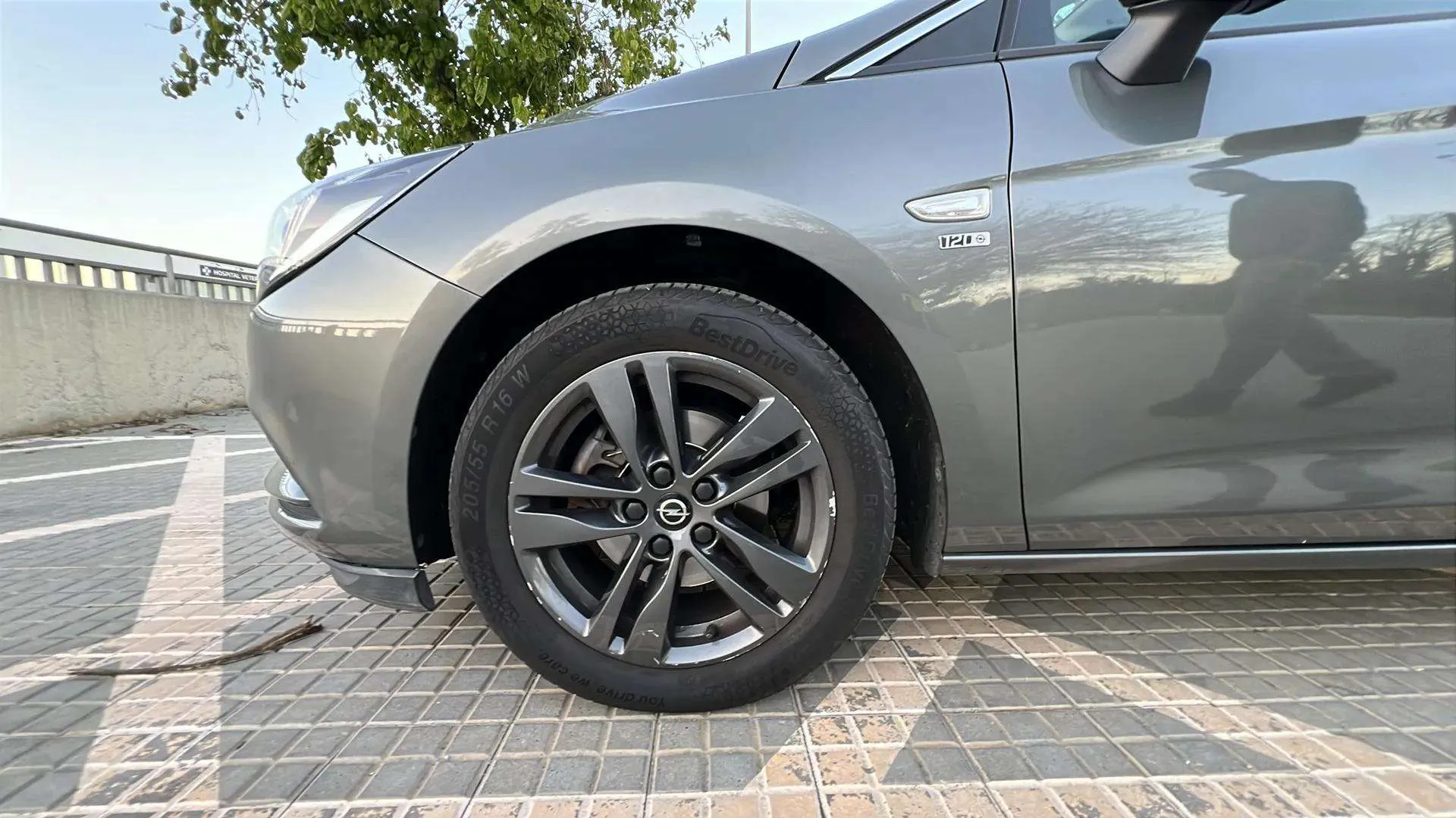 Opel Astra 1.6 CDTi Dynamic - foto 27