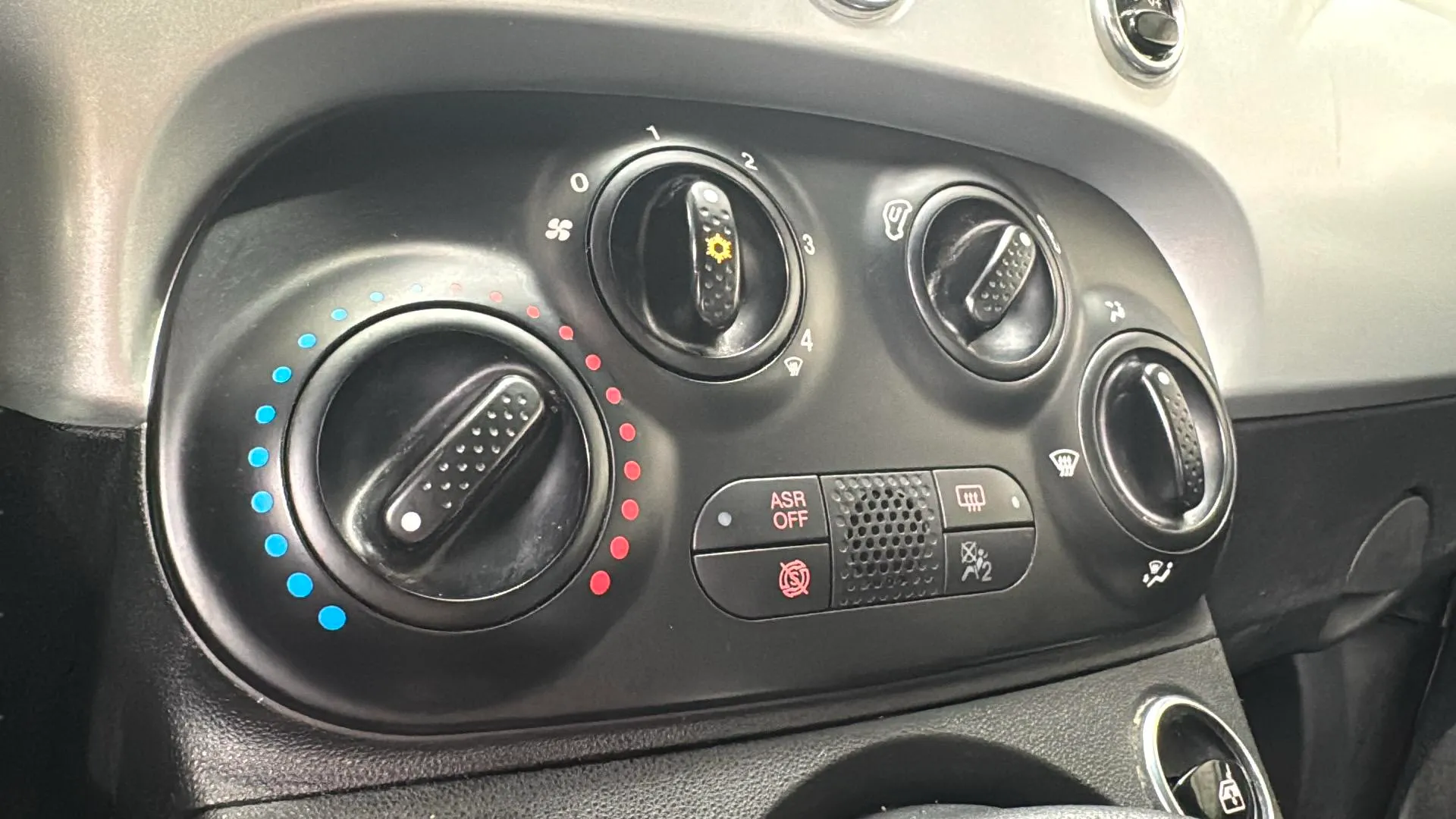 Fiat 500 Club 1.0 Hybrid - foto 19
