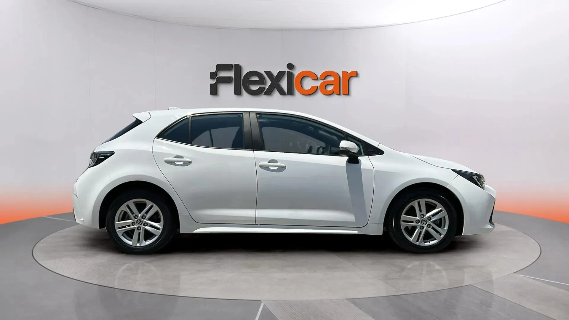 Toyota Corolla 1.8 125H Active Tech E-CVT - foto 8