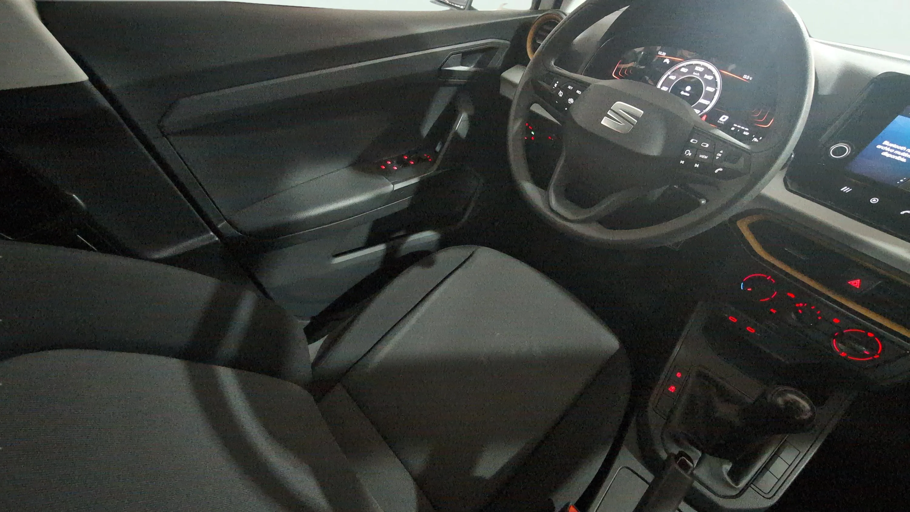 SEAT Ibiza 1.0 MPI Reference - foto 9