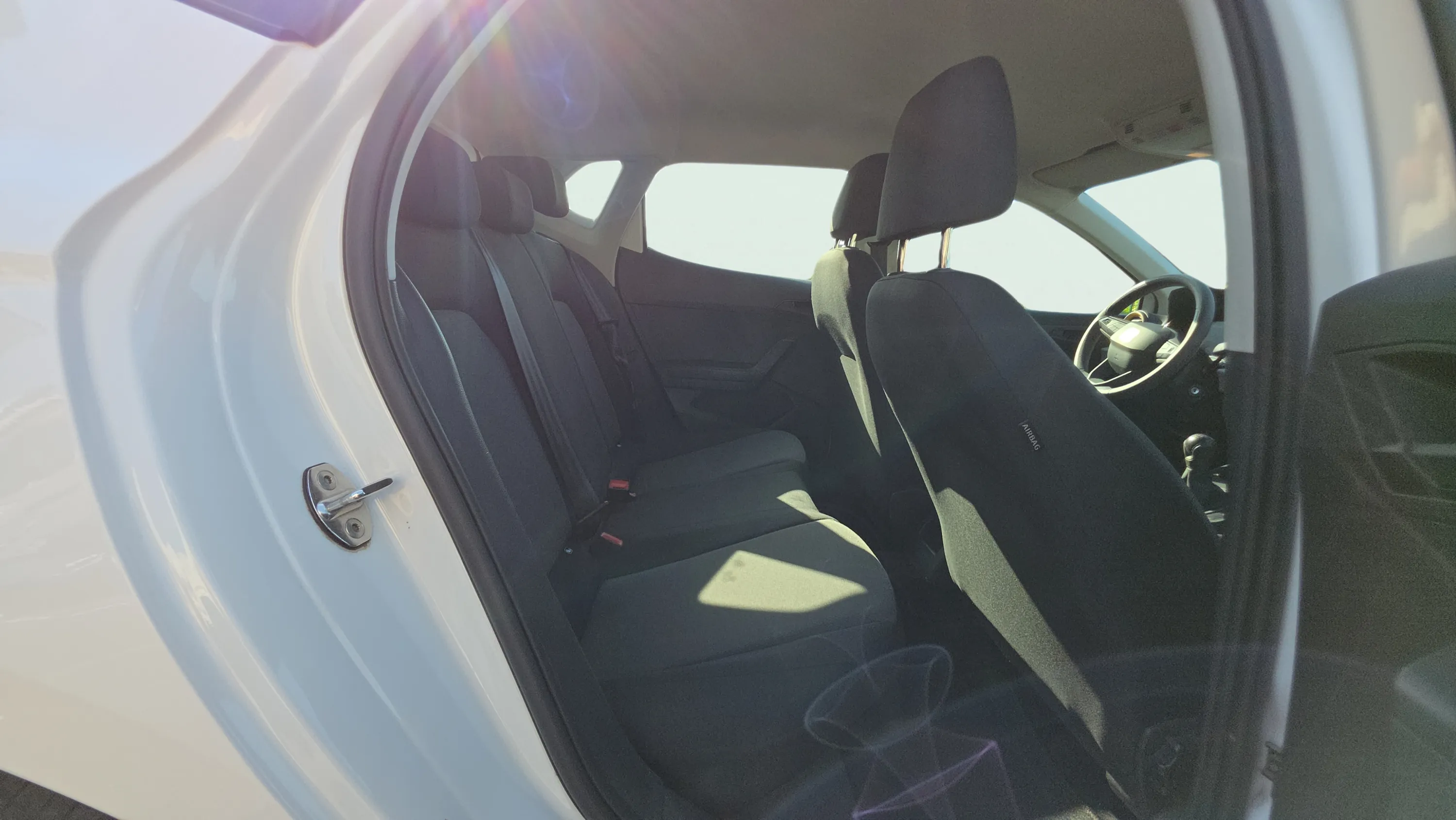 SEAT Ibiza 1.0 MPI Reference - foto 16